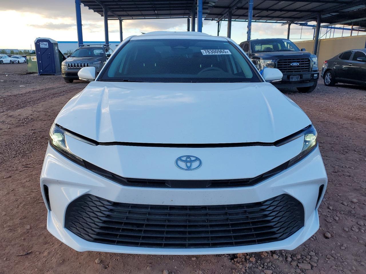 2025 Toyota Camry - Image 5
