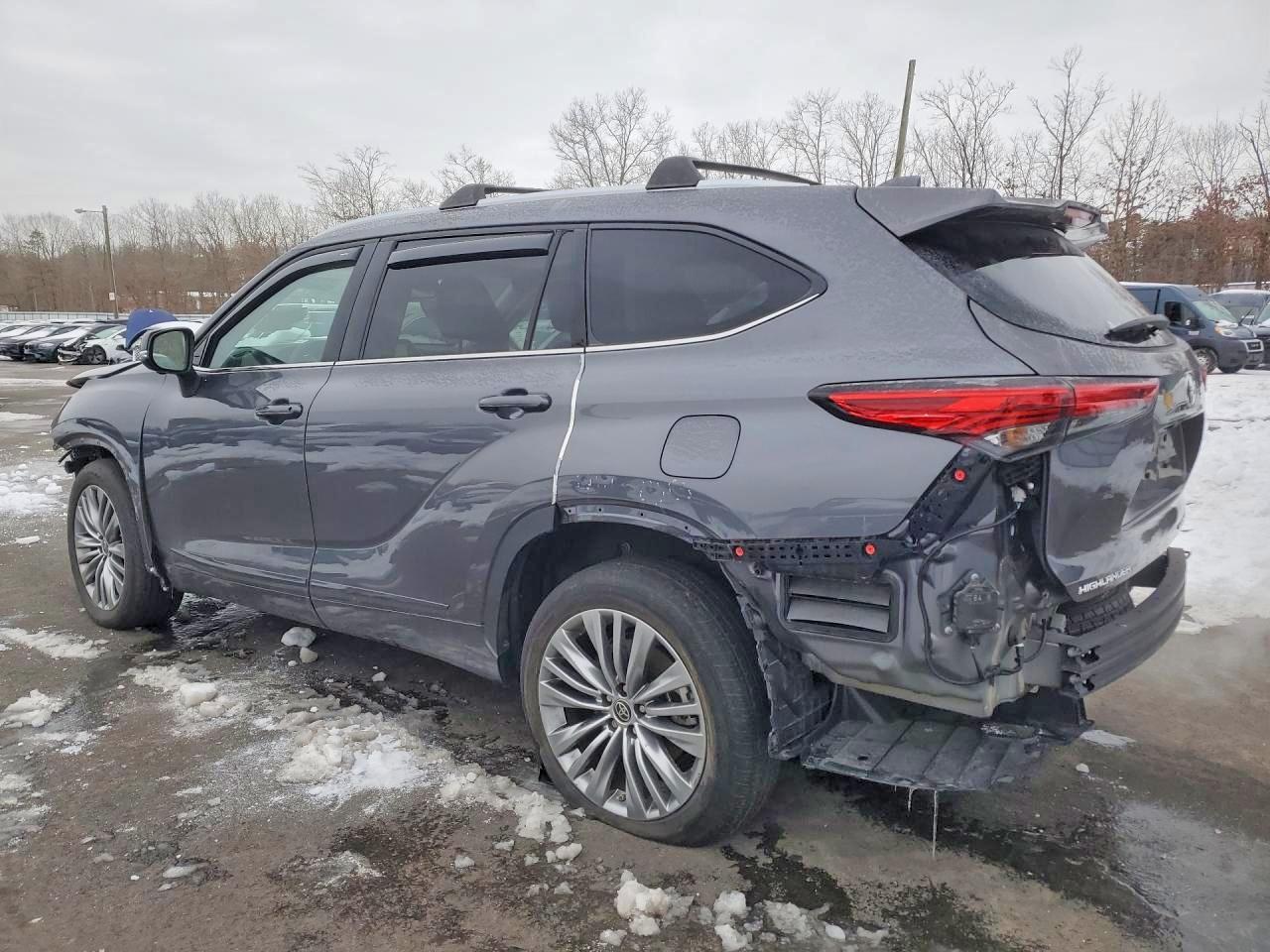 2023 Toyota Highlander L - Фото 2