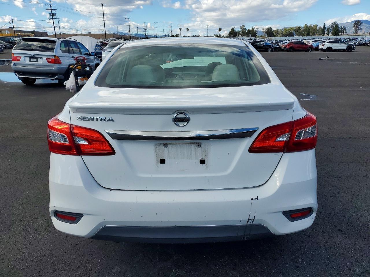 2017 Nissan Sentra S - Фото 6
