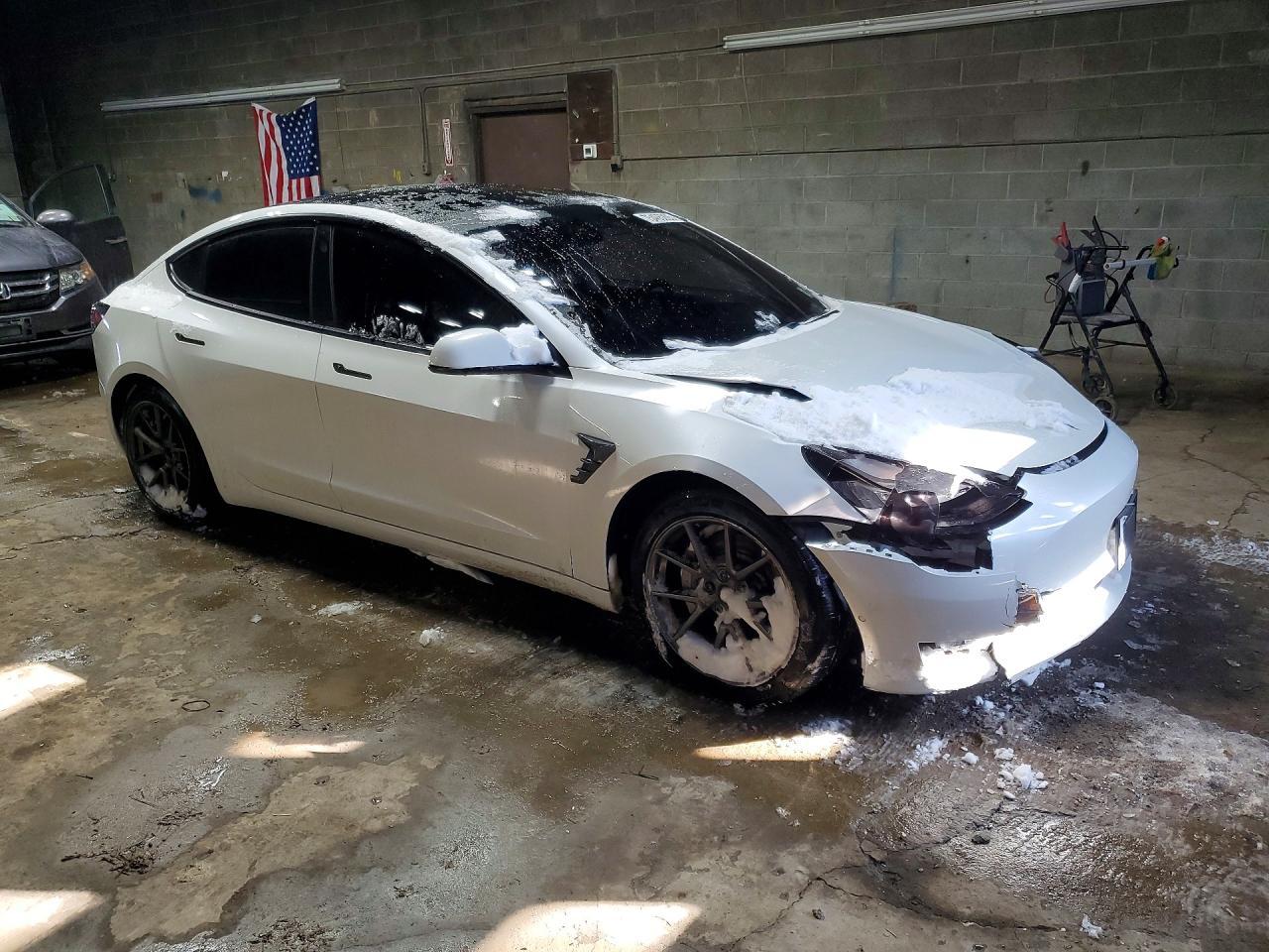 2021 Tesla Model 3 - Image 4