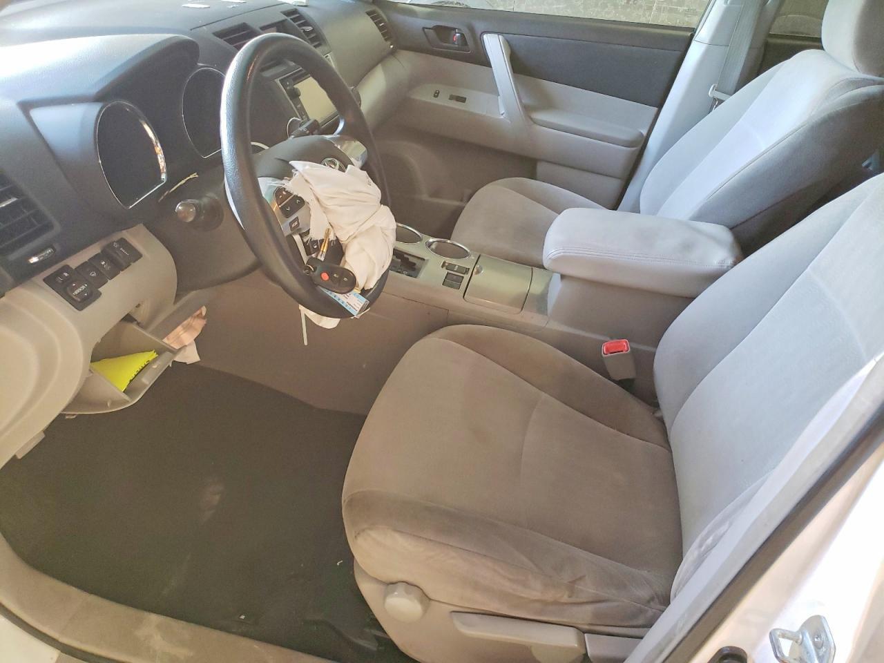 2013 Toyota Highlander Base - Image 7