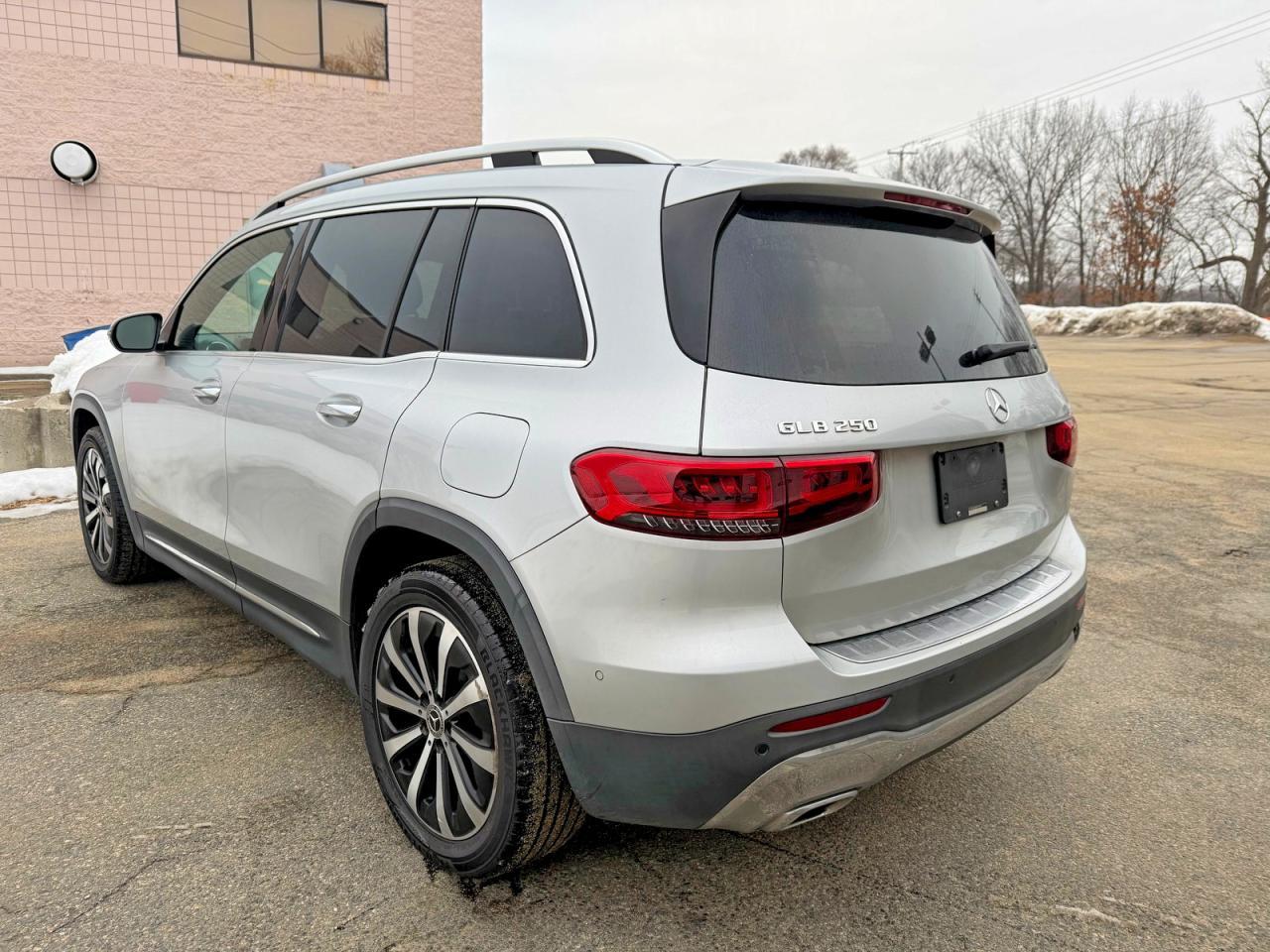 2022 Mercedes-Benz Glb 250 - Фото 3