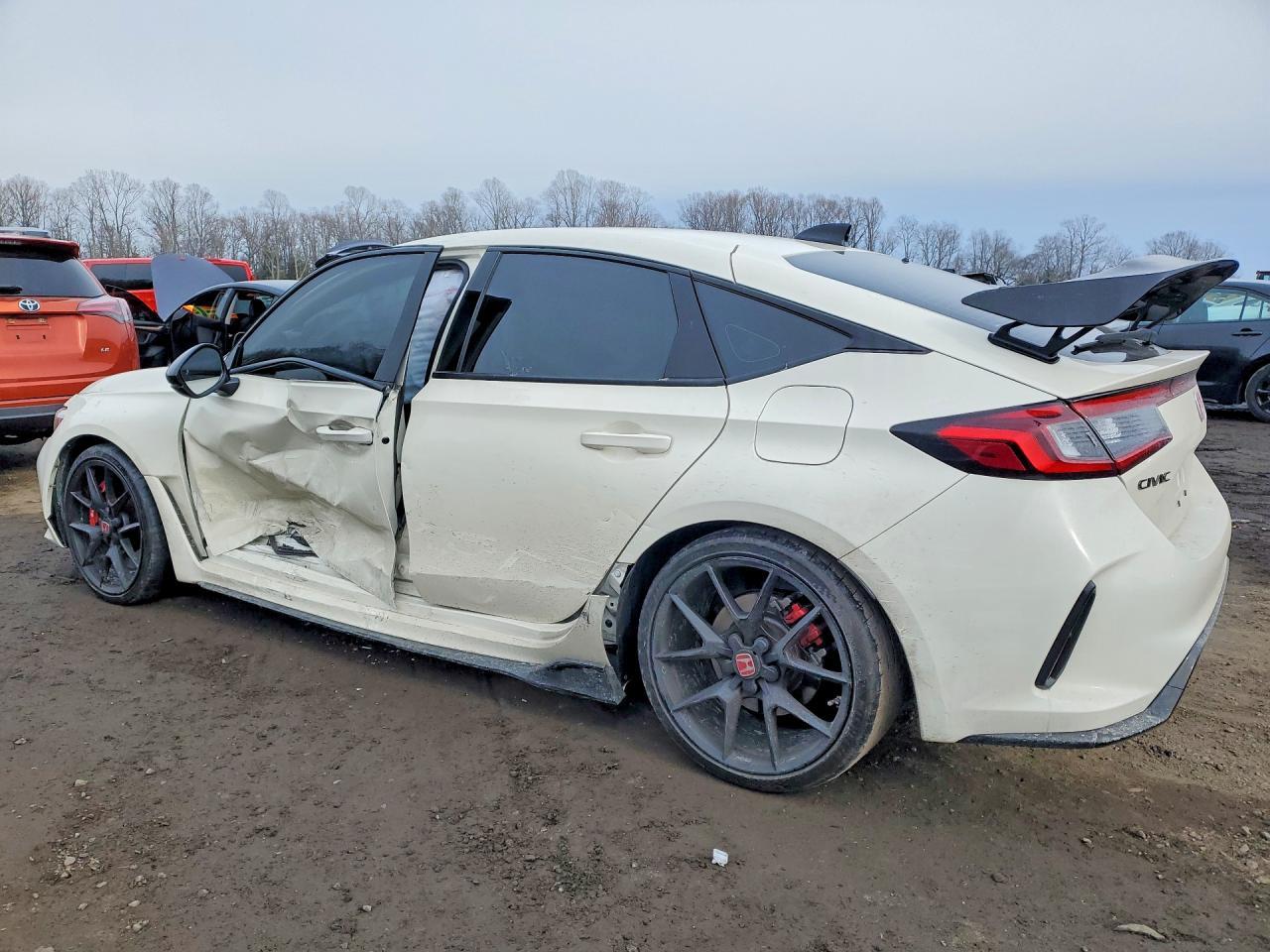 2025 Honda Civic Type-R - Image 2