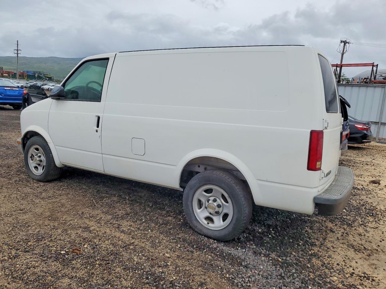 2005 Chevrolet Astro Van Delivery Van - Image 2