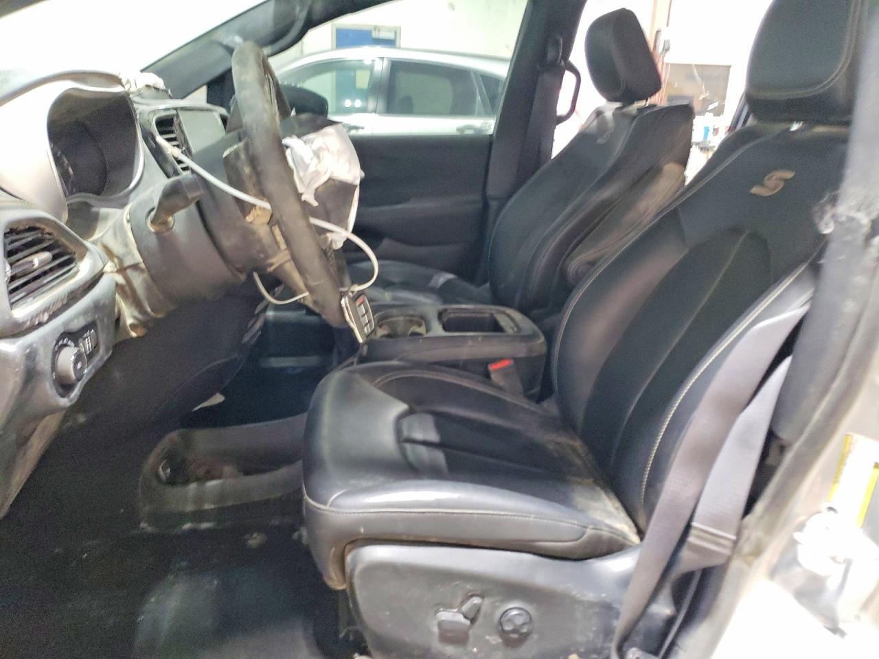 2024 Chrysler Pacifica Touring L - Image 7