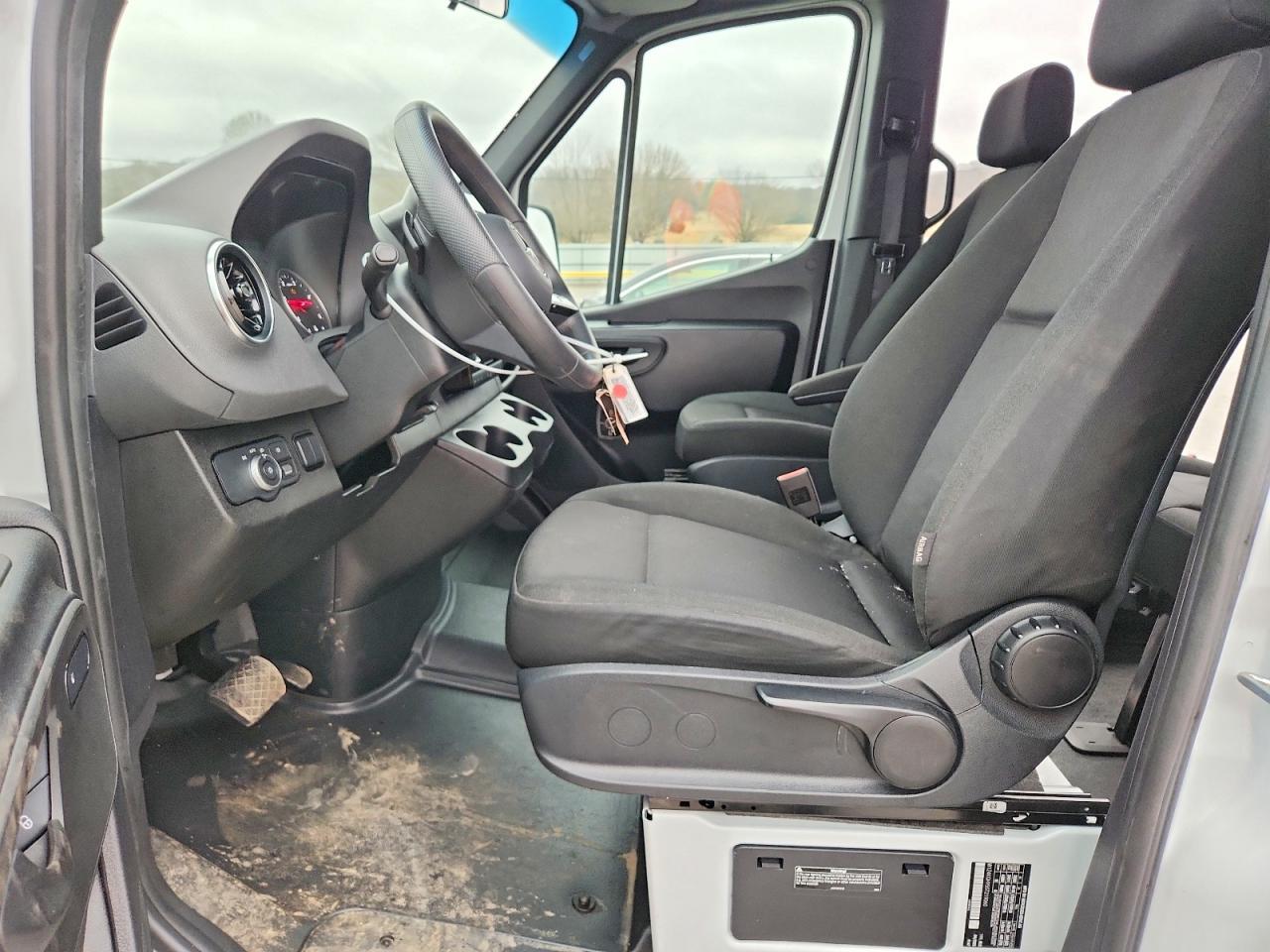 2025 Mercedes-Benz Sprinter 2500 - Image 7