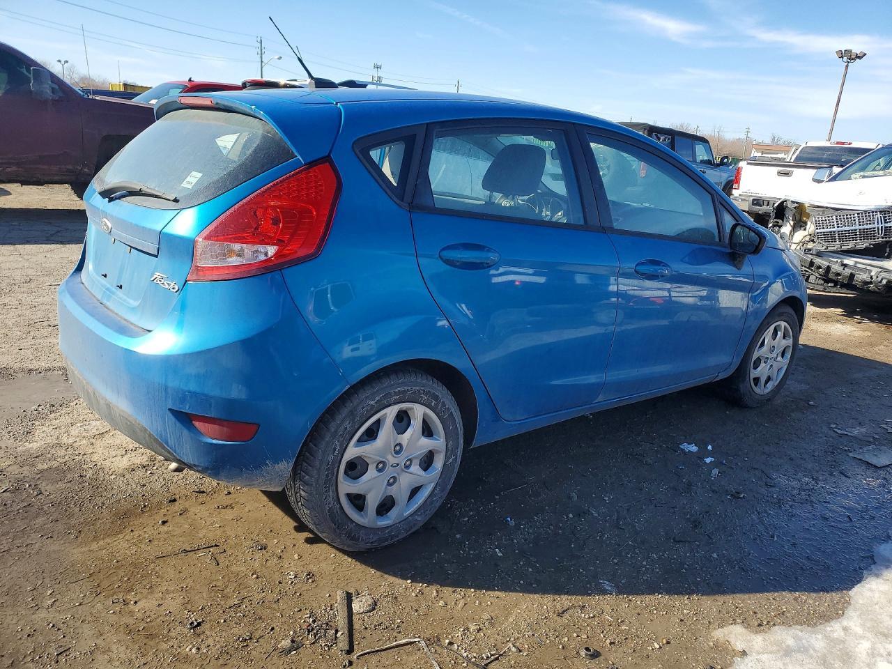 2012 Ford Fiesta Se - Фото 3