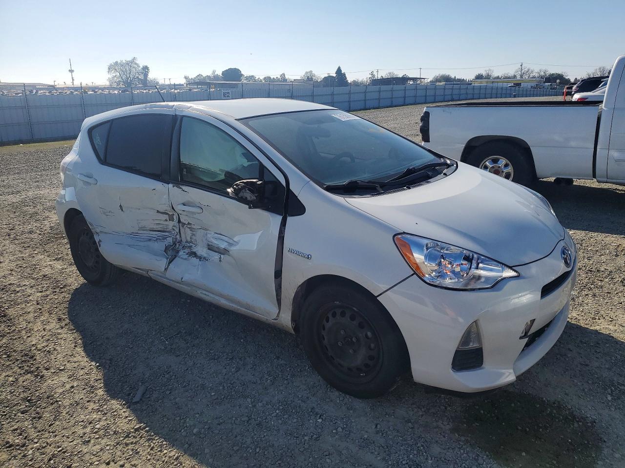 2013 Toyota Prius C - Image 4