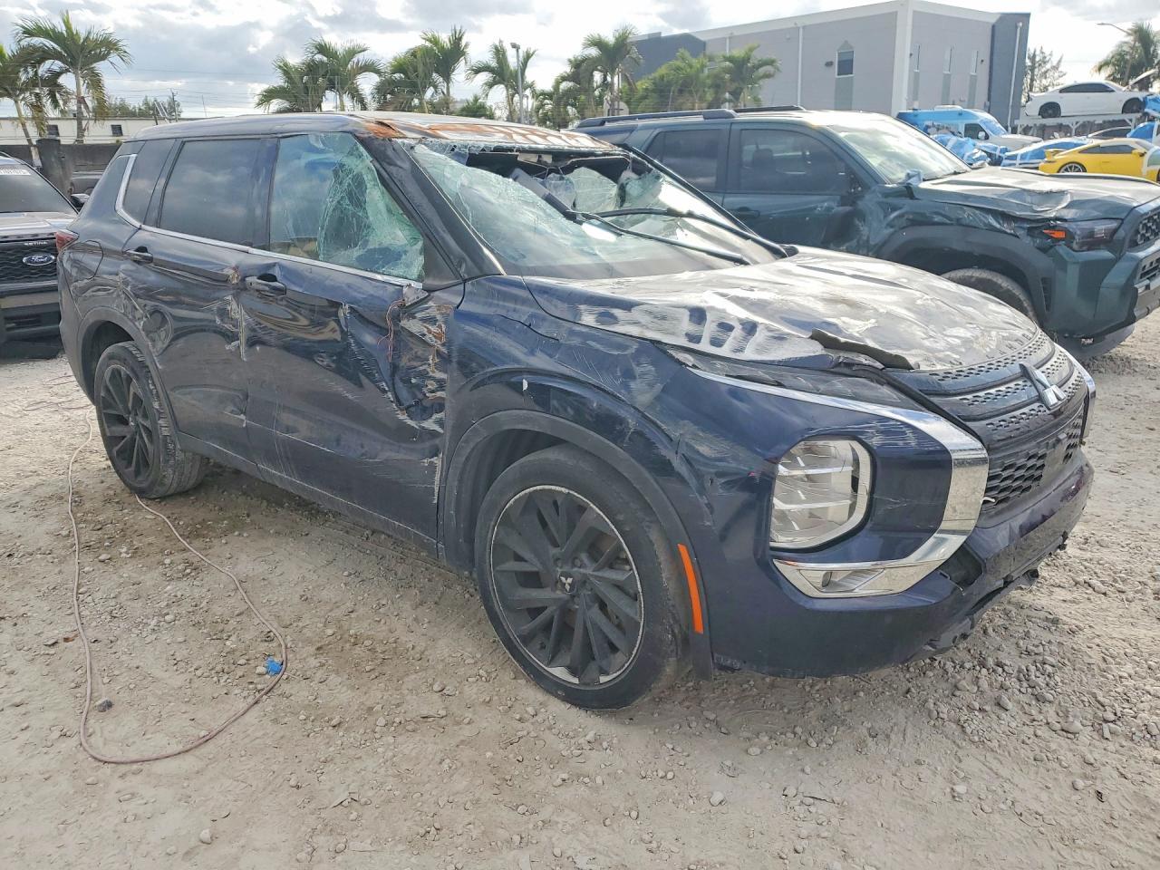 2022 Mitsubishi Outlander Se - Фото 4