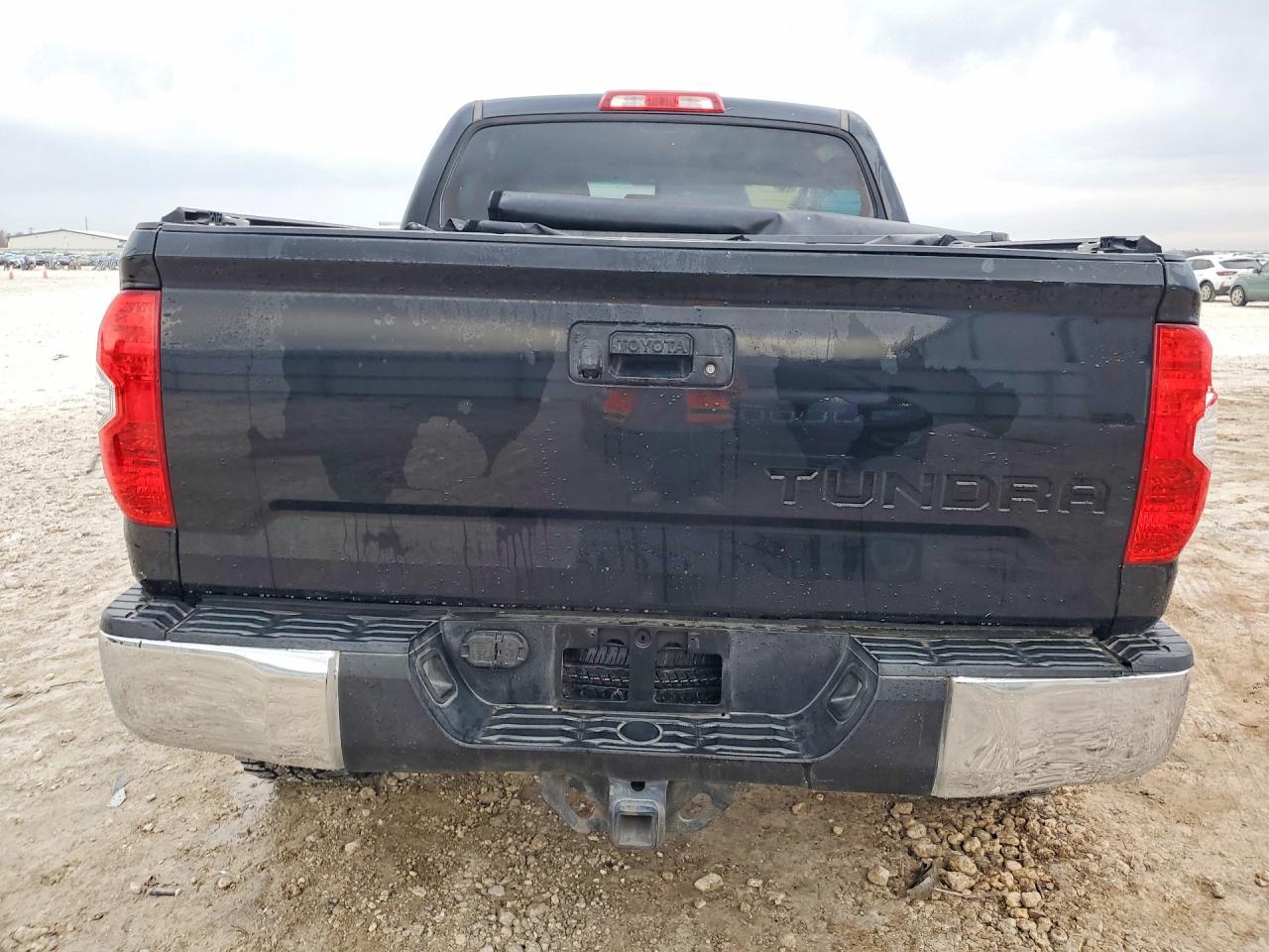 2016 Toyota Tundra Crewmax Sr5 - Image 6