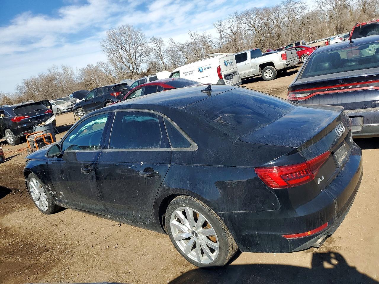 2017 Audi A4 Premium - Фото 2