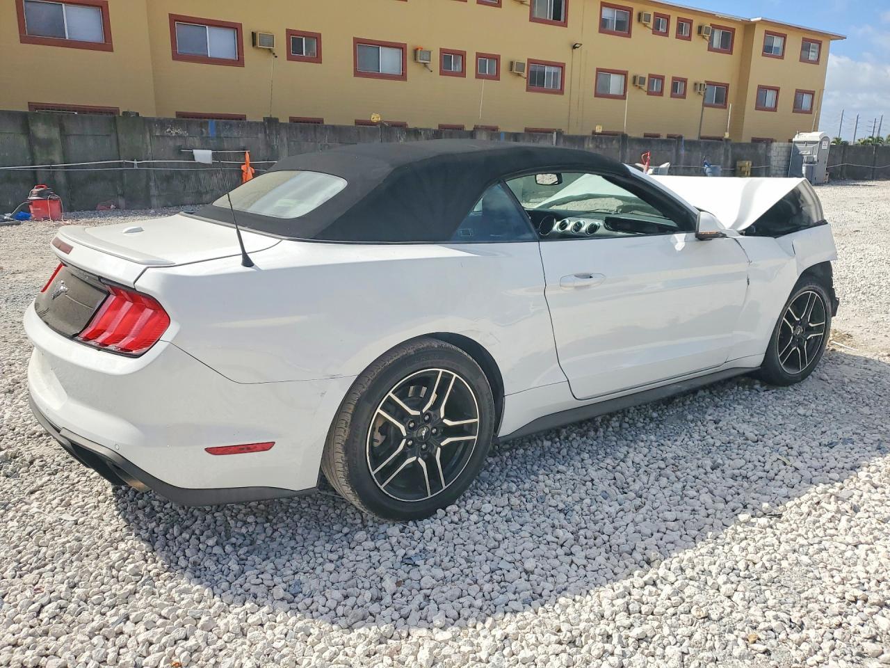 2020 Ford Mustang - Image 3