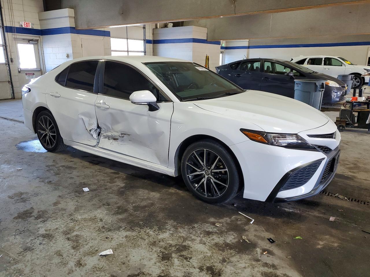 2023 Toyota Camry Se - Фото 4