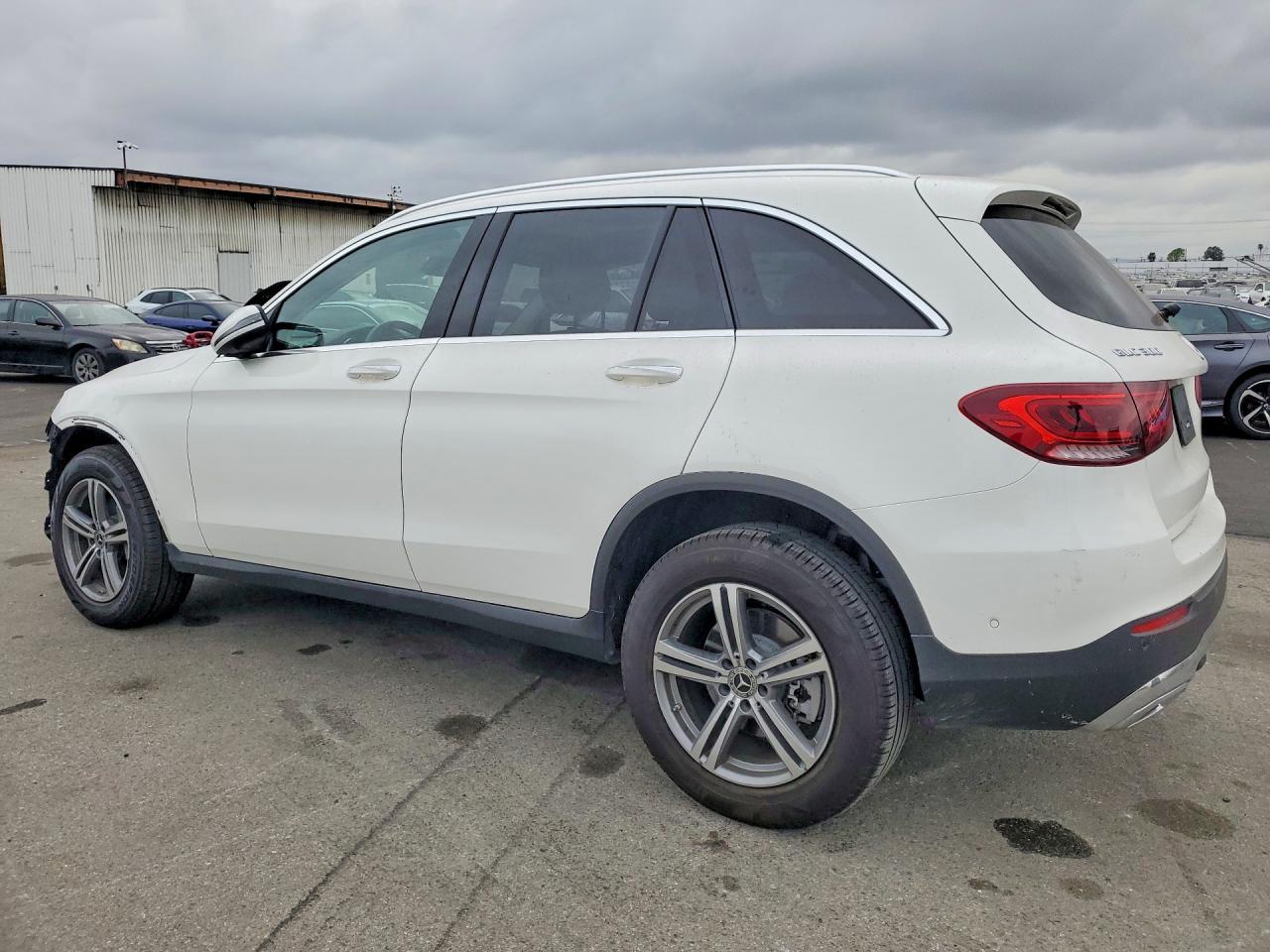 2022 Mercedes-Benz Glc 300 - Image 2
