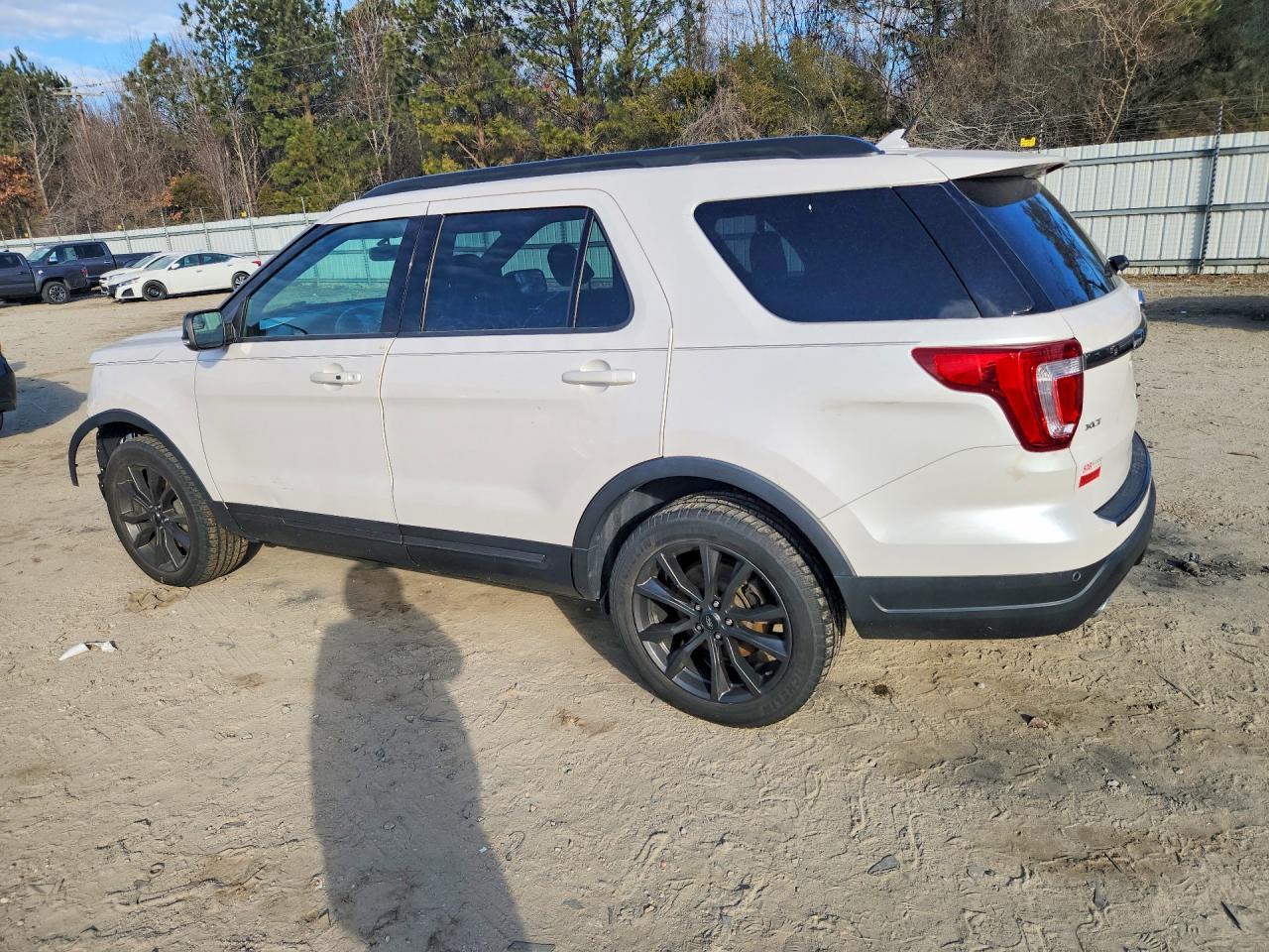 2018 Ford Explorer Xlt - Image 2