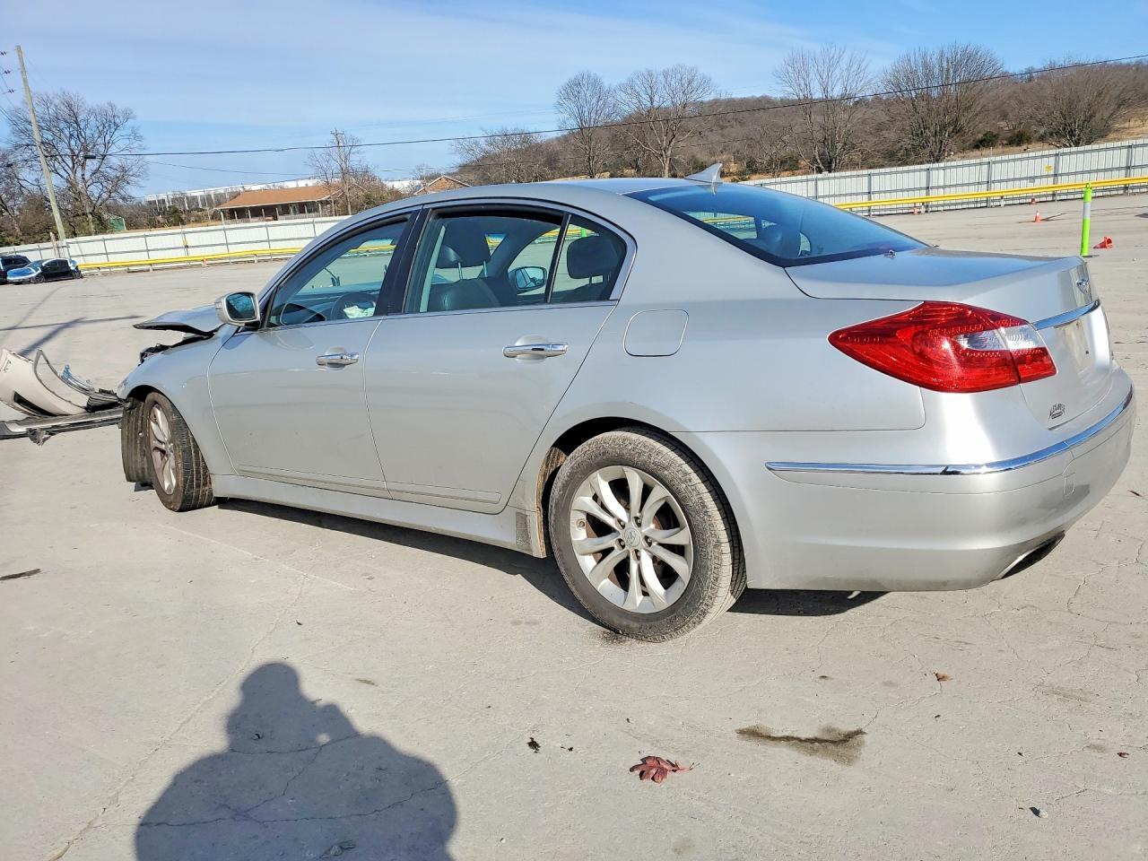 2013 Hyundai Genesis 3.8L - Фото 2