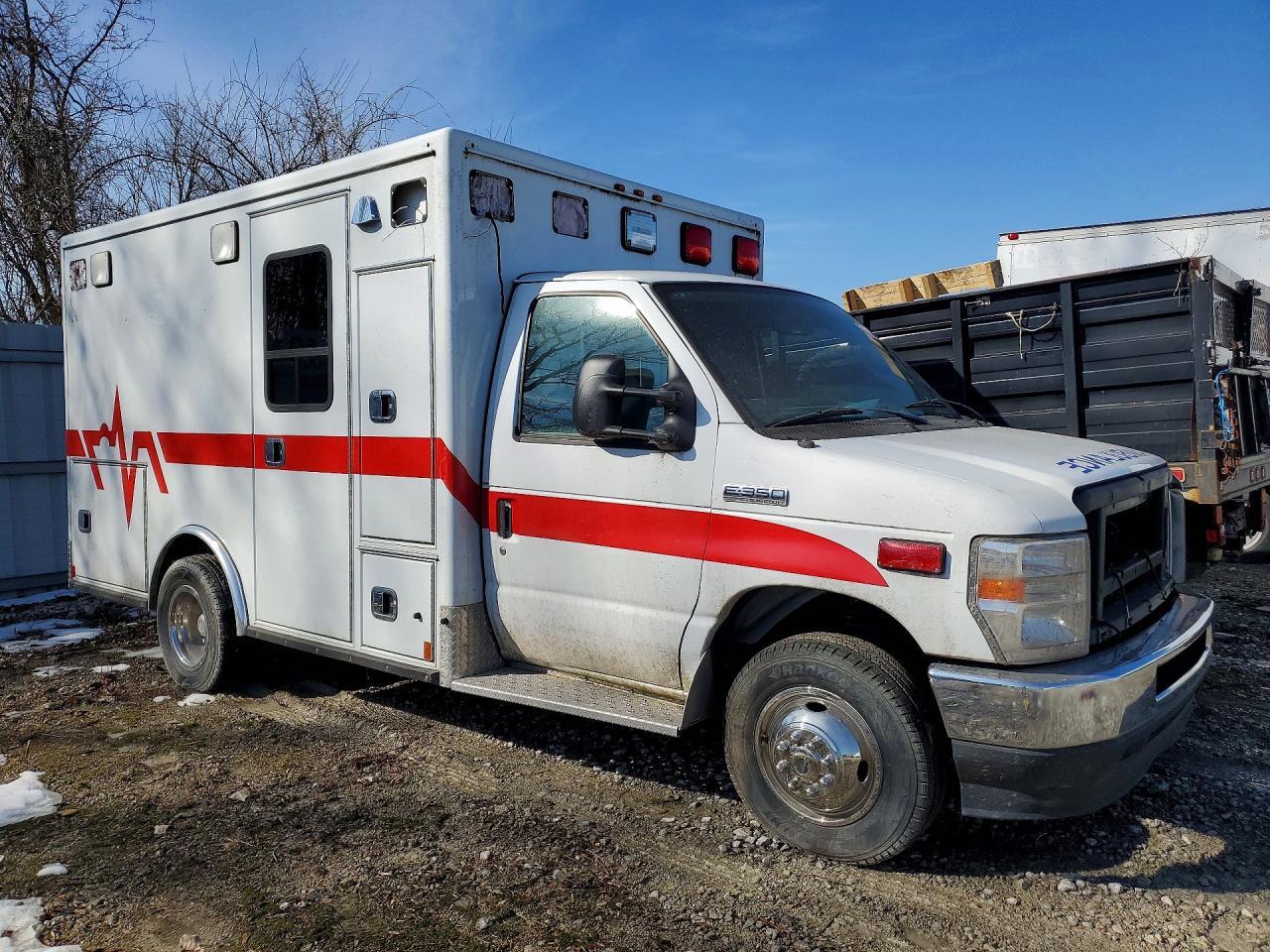 2021 Ford Econoline E350 Sd Ambulance - Image 4