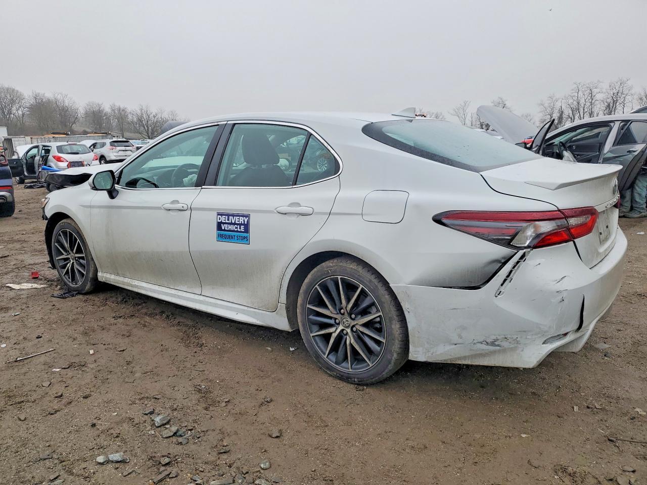 2023 Toyota Camry Se - Фото 2
