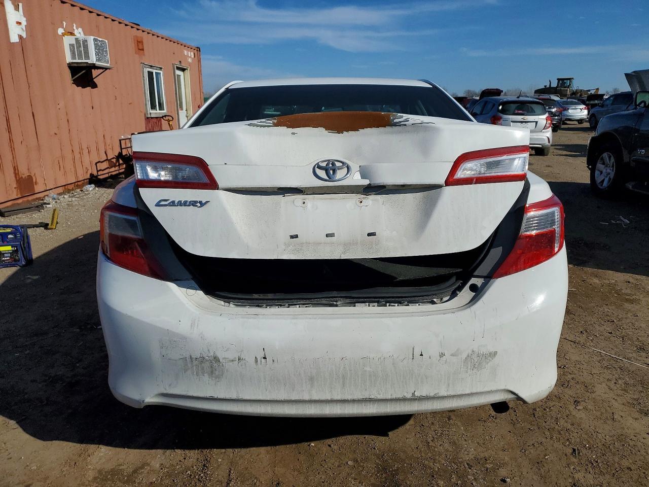 2013 Toyota Camry - Фото 6