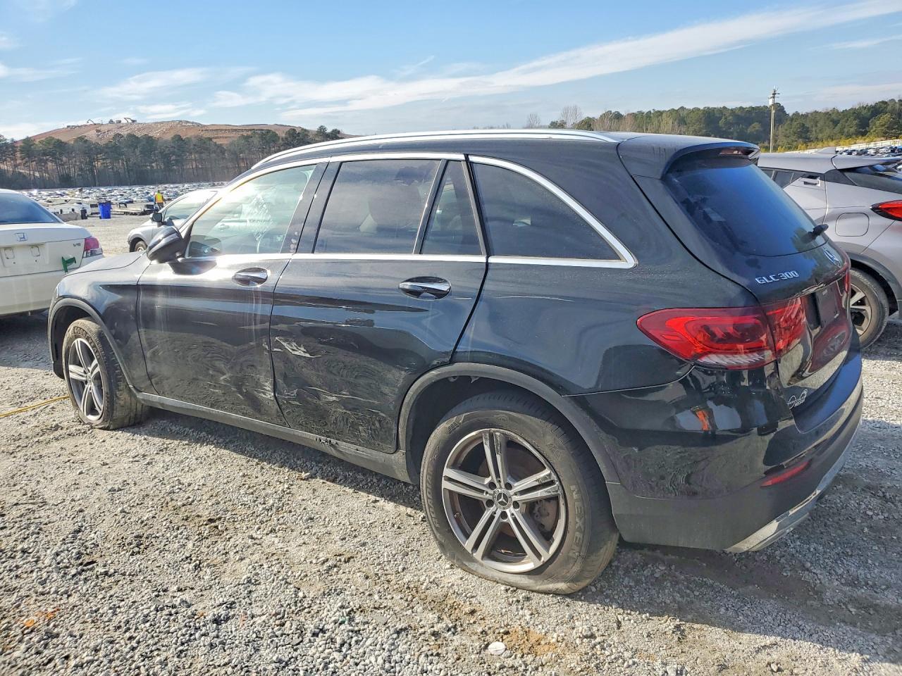 2022 Mercedes-Benz Glc 300 4Matic - Фото 2