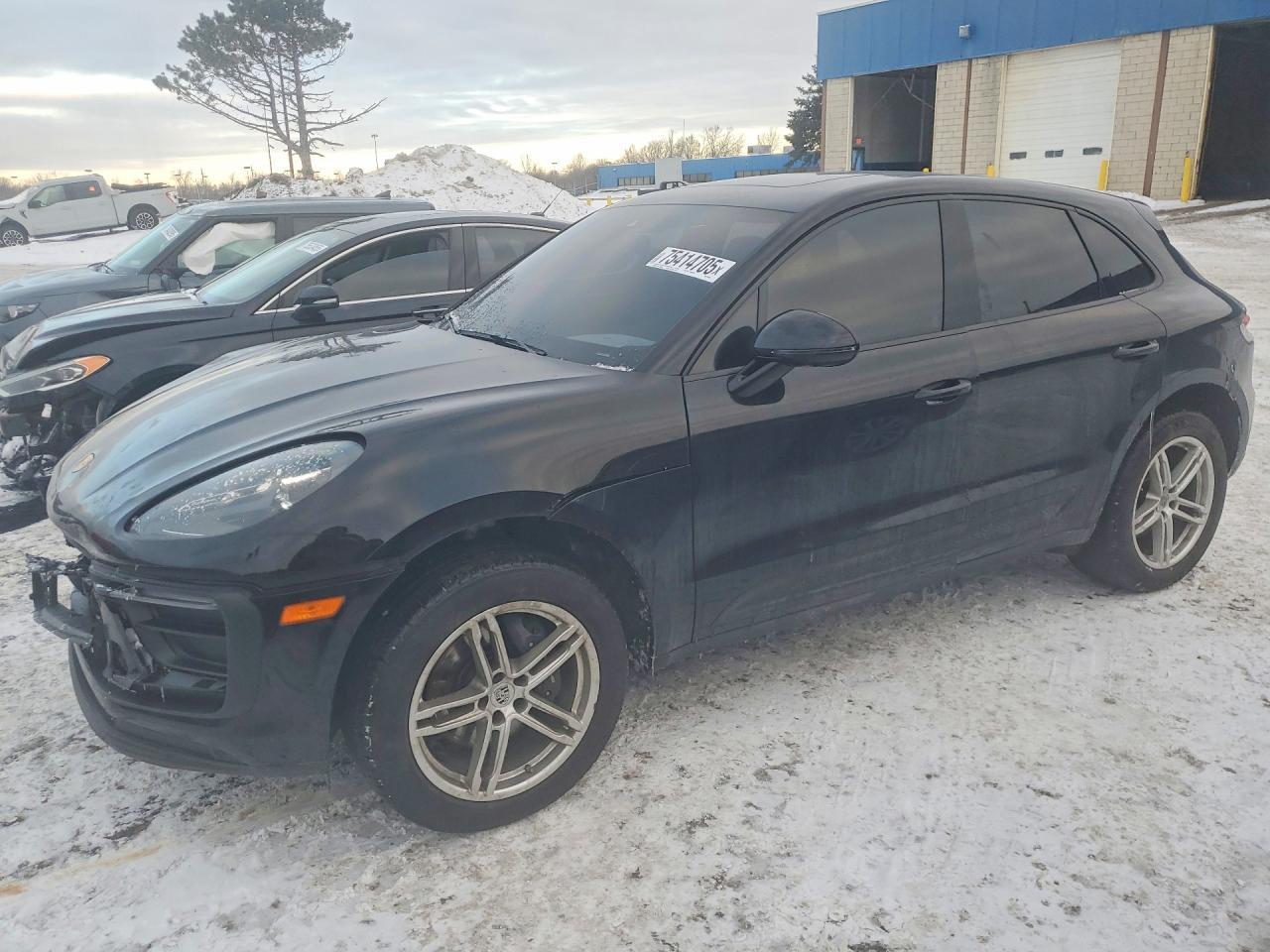2025 Porsche Macan Base