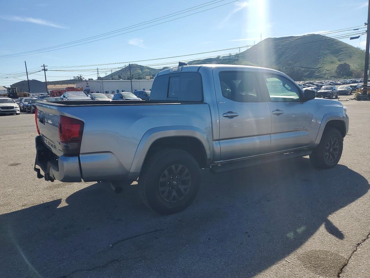 2023 Toyota Tacoma Sr5 V6 - Image 3