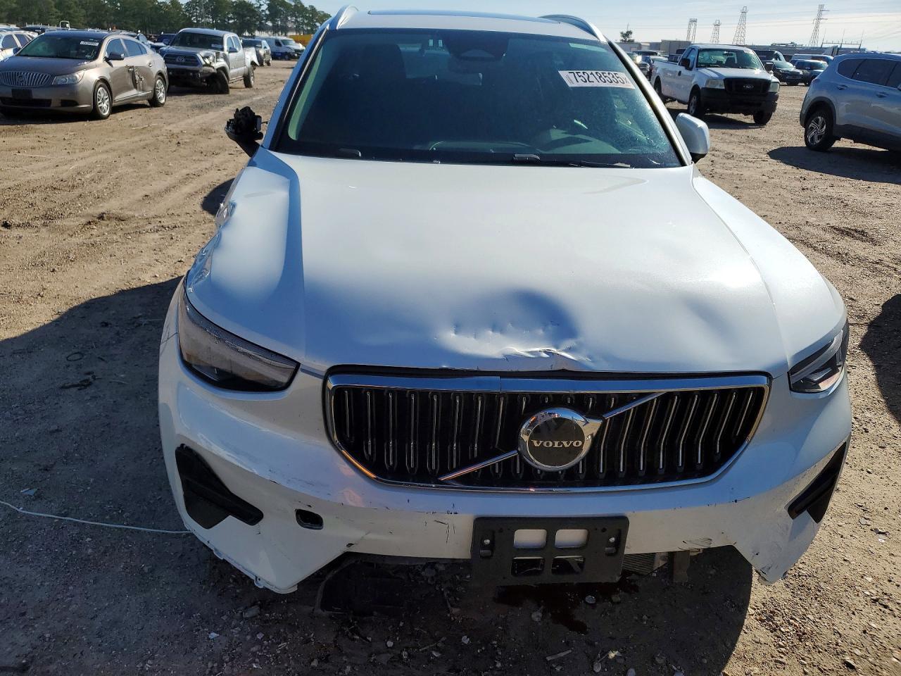 2025 Volvo Xc40 Core - Image 5