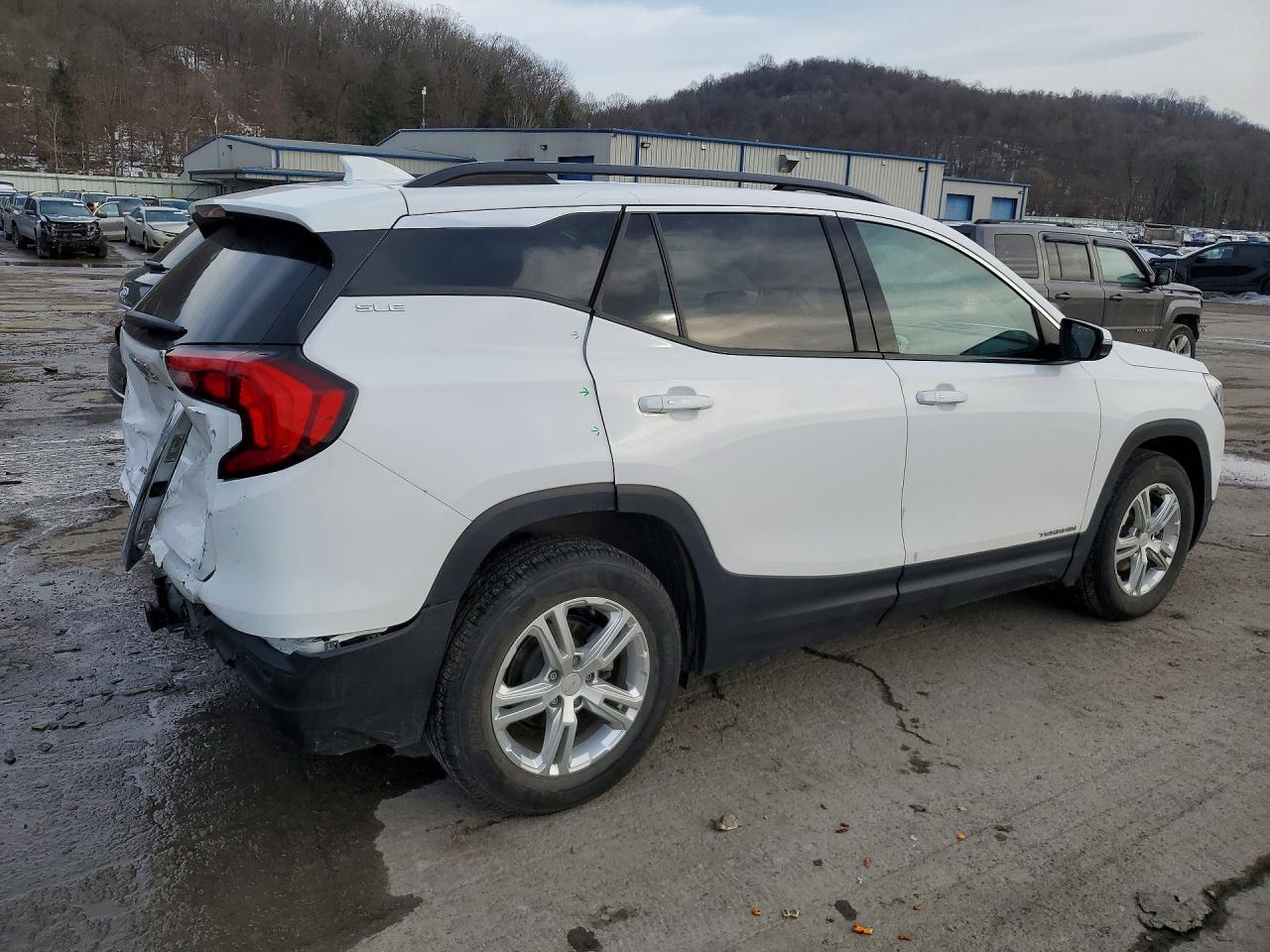 2020 GMC Terrain Sle - Image 3