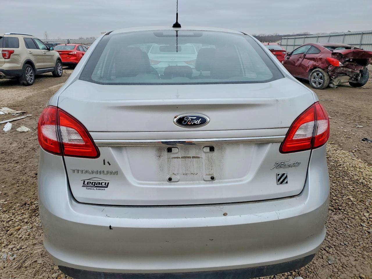2013 Ford Fiesta Titanium - Image 6
