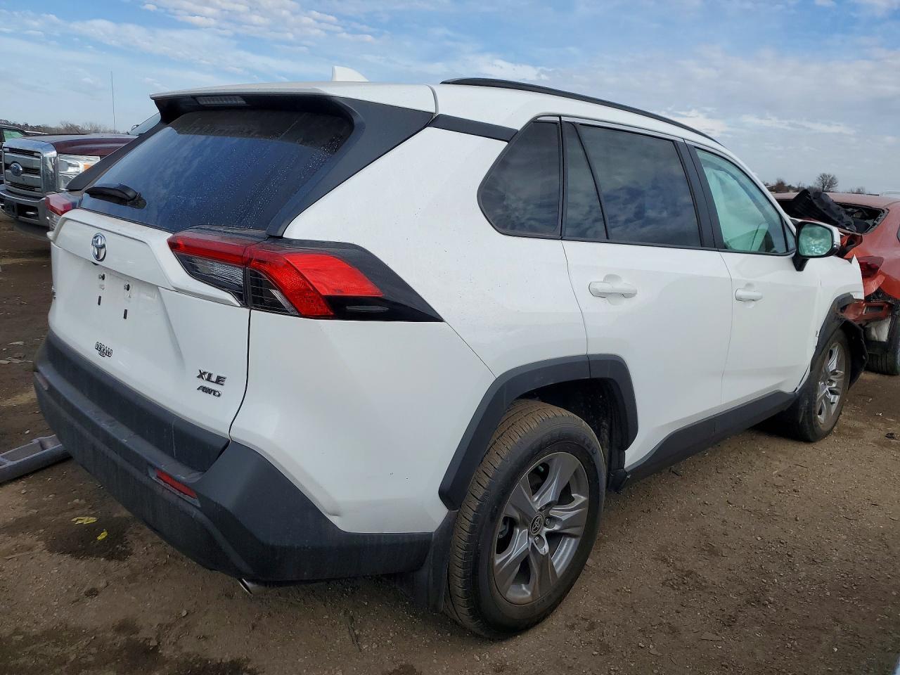 2022 Toyota Rav4 Xle - Image 3