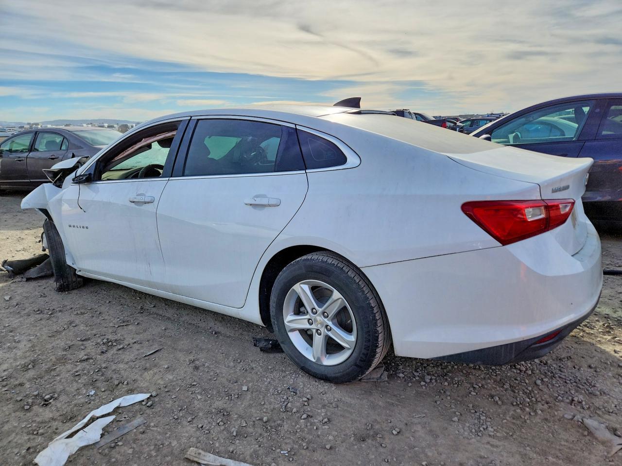2020 Chevrolet Malibu Ls - Фото 2