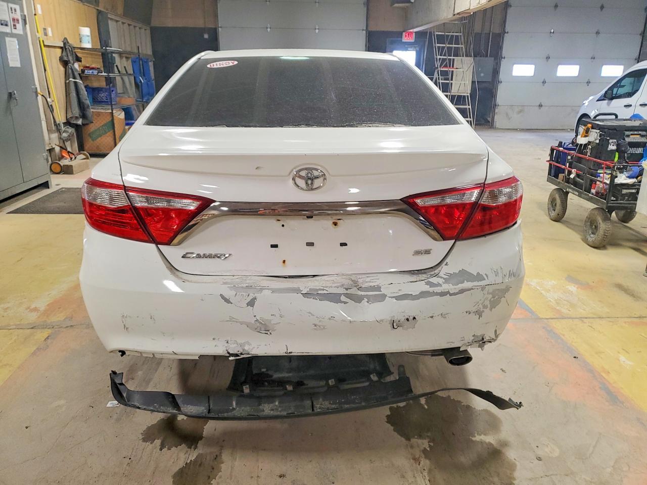 2017 Toyota Camry Le - Фото 6