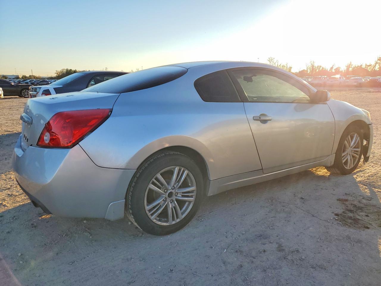 2010 Nissan Altima S - Image 3