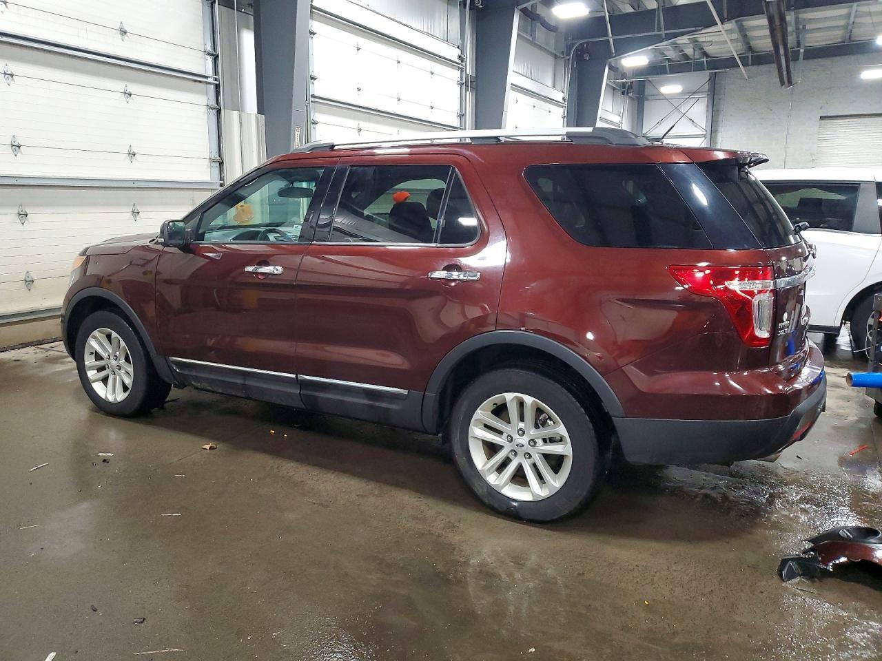 2012 Ford Explorer Xlt - Фото 2