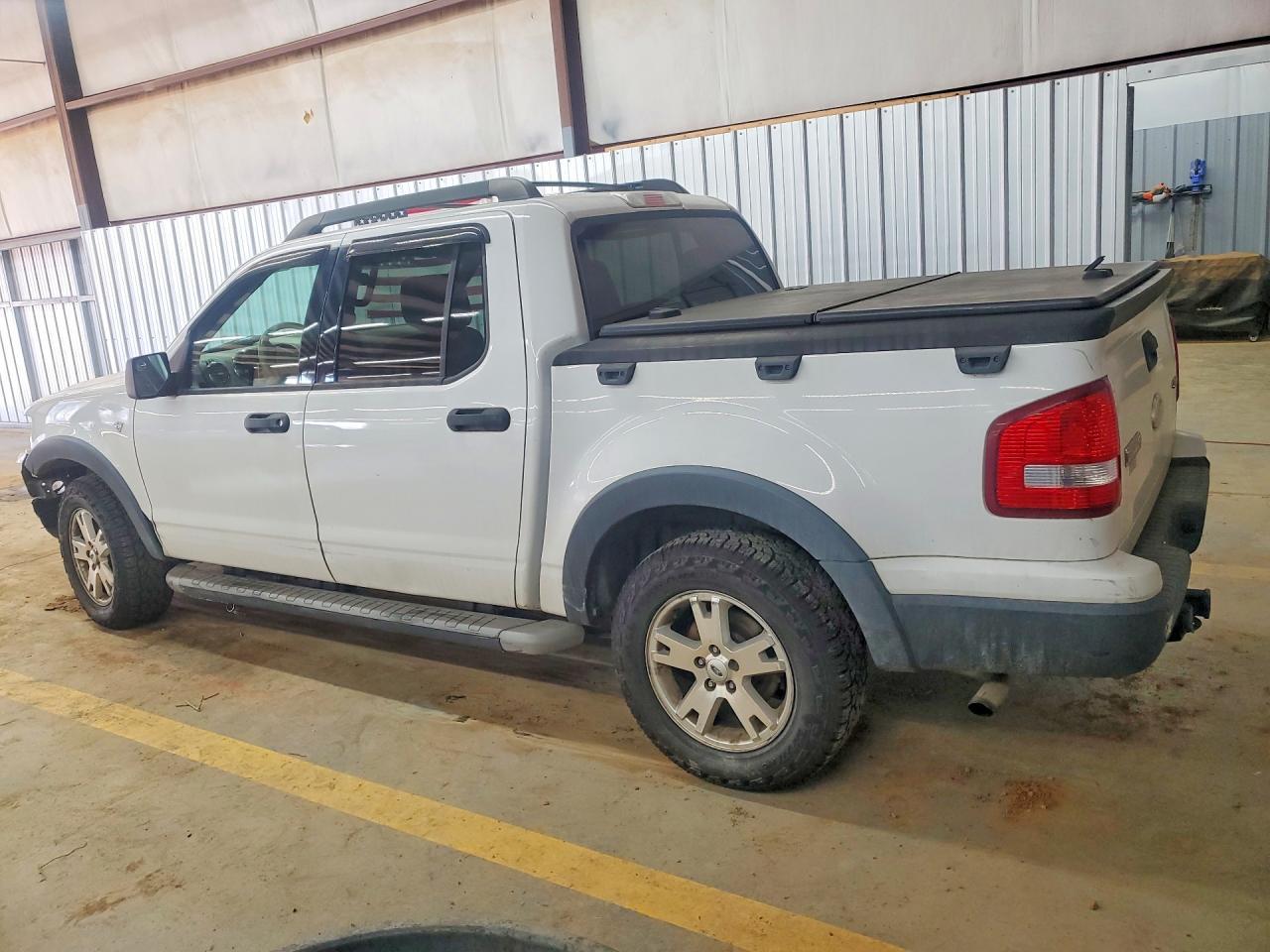 2007 Ford Explorer Sport Trac Xlt - Image 2