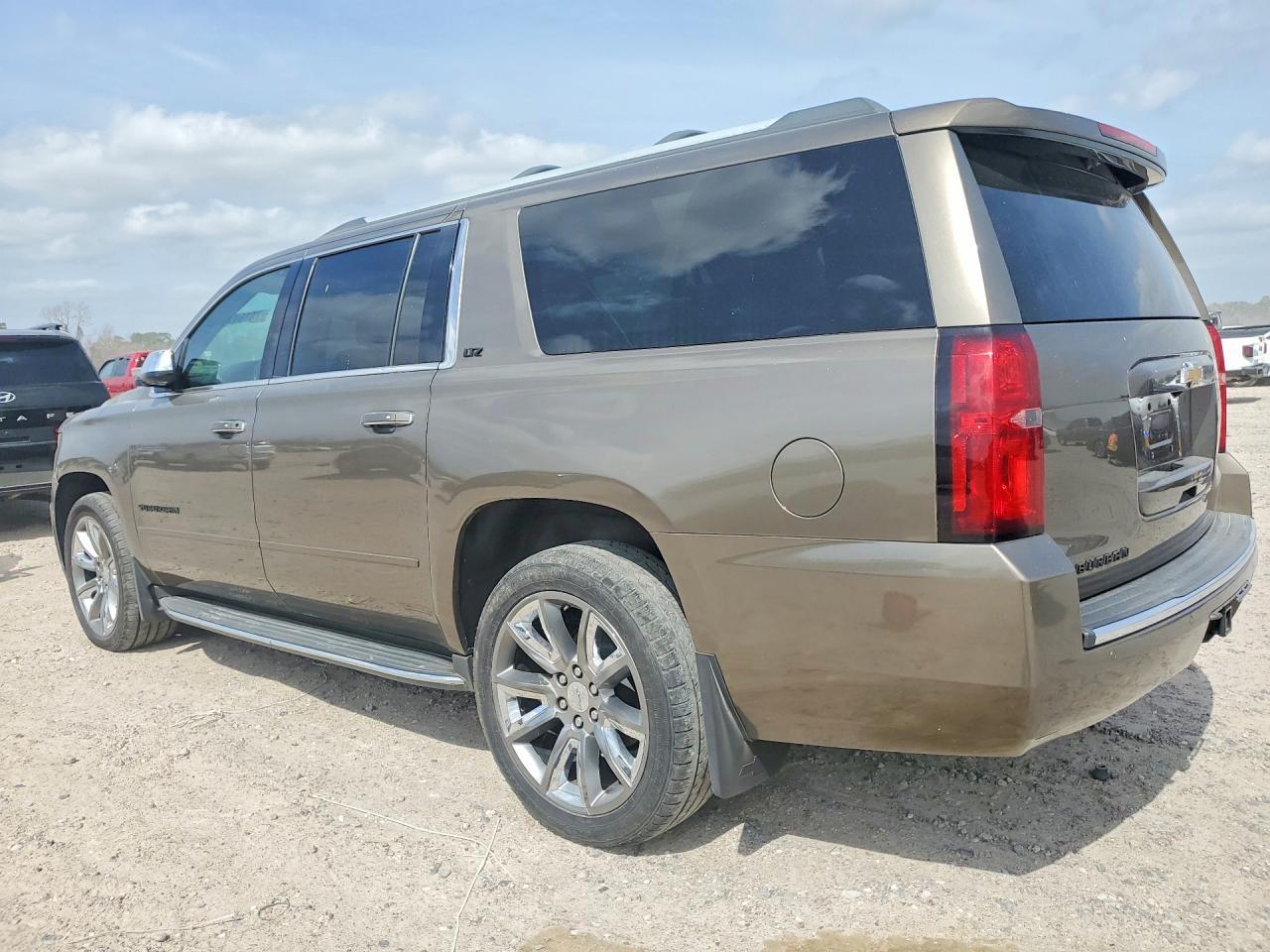 2016 Chevrolet Suburban K1500 Ltz - Image 2