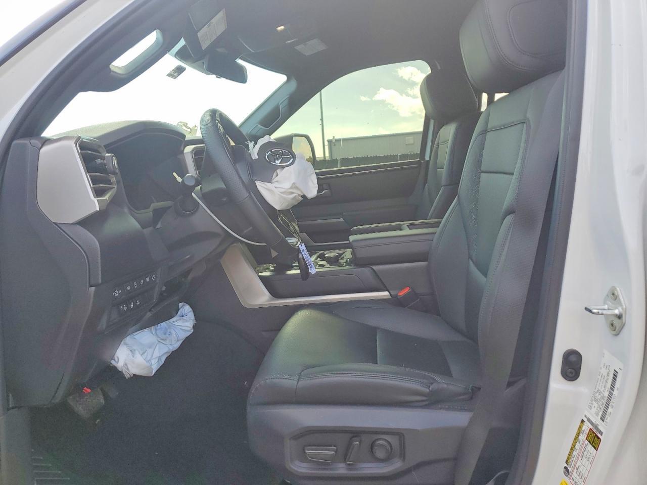 2025 Toyota Tundra Crewmax Sr - Image 7