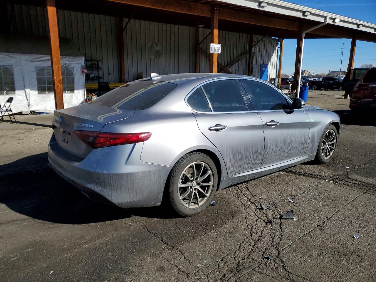 2019 Alfa Romeo Giulia - Фото 3