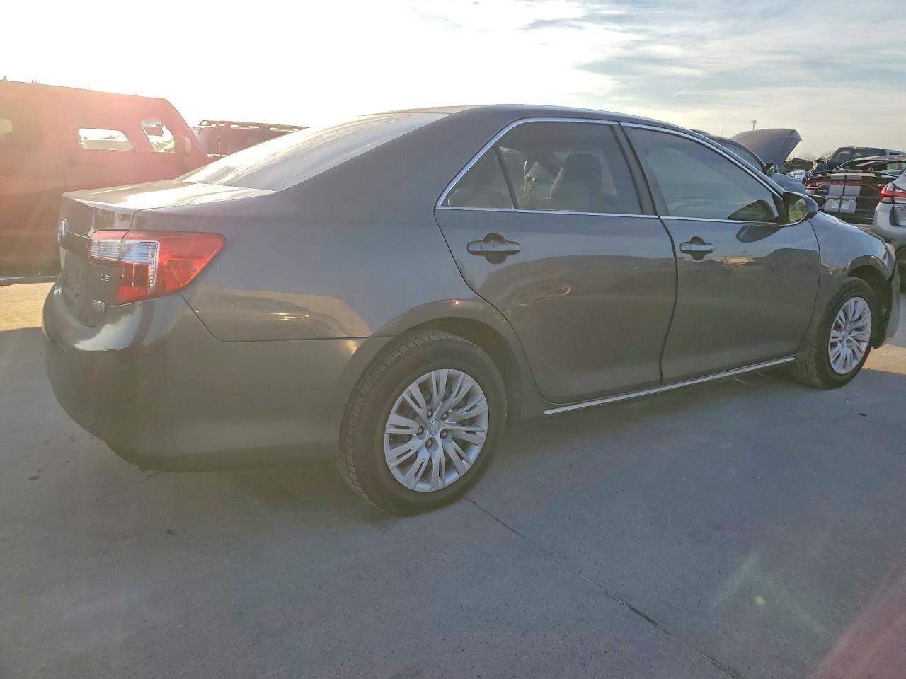 2013 Toyota Camry Hybrid - Фото 3