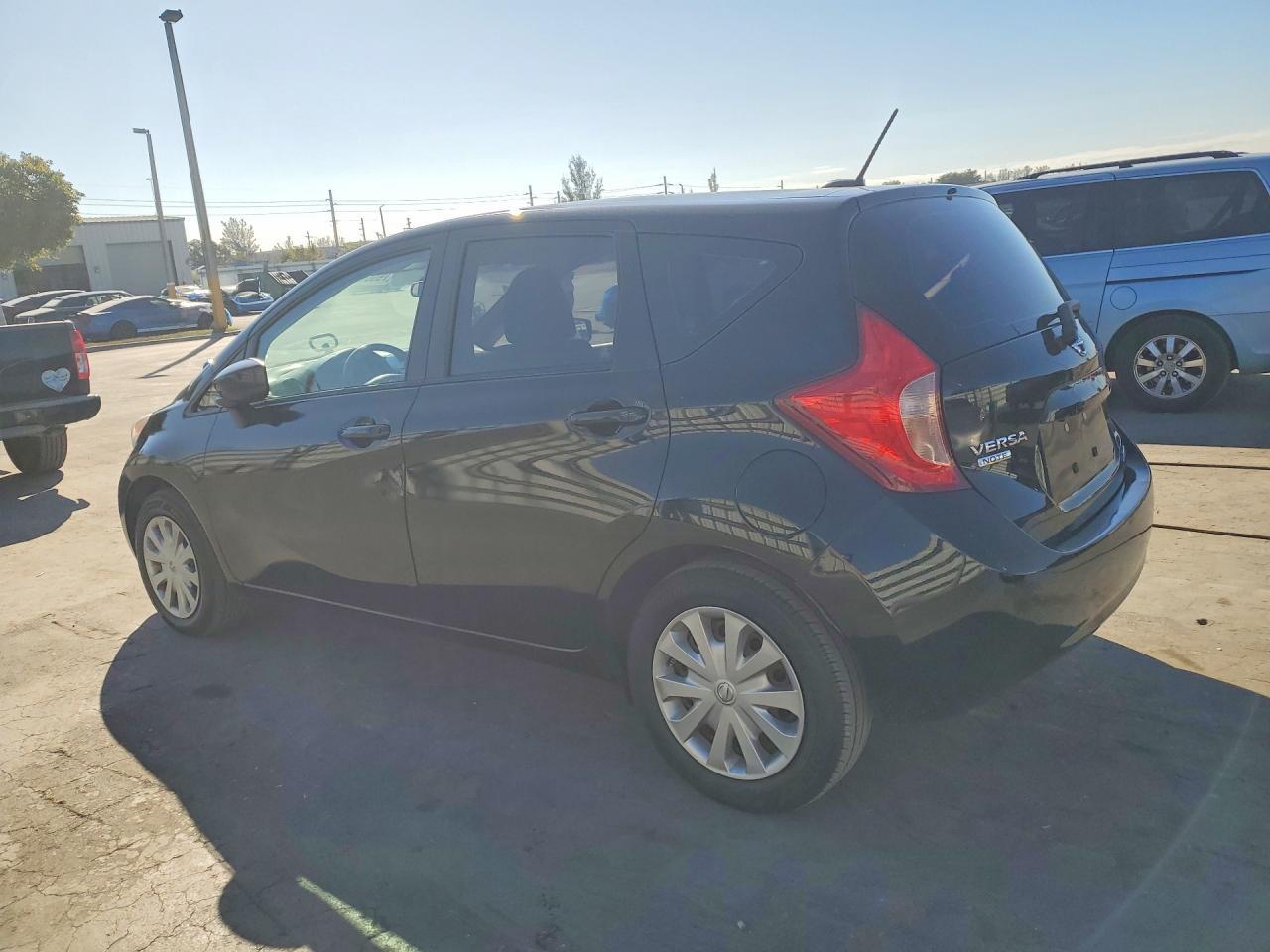 2016 Nissan Versa Note Sv - Image 2