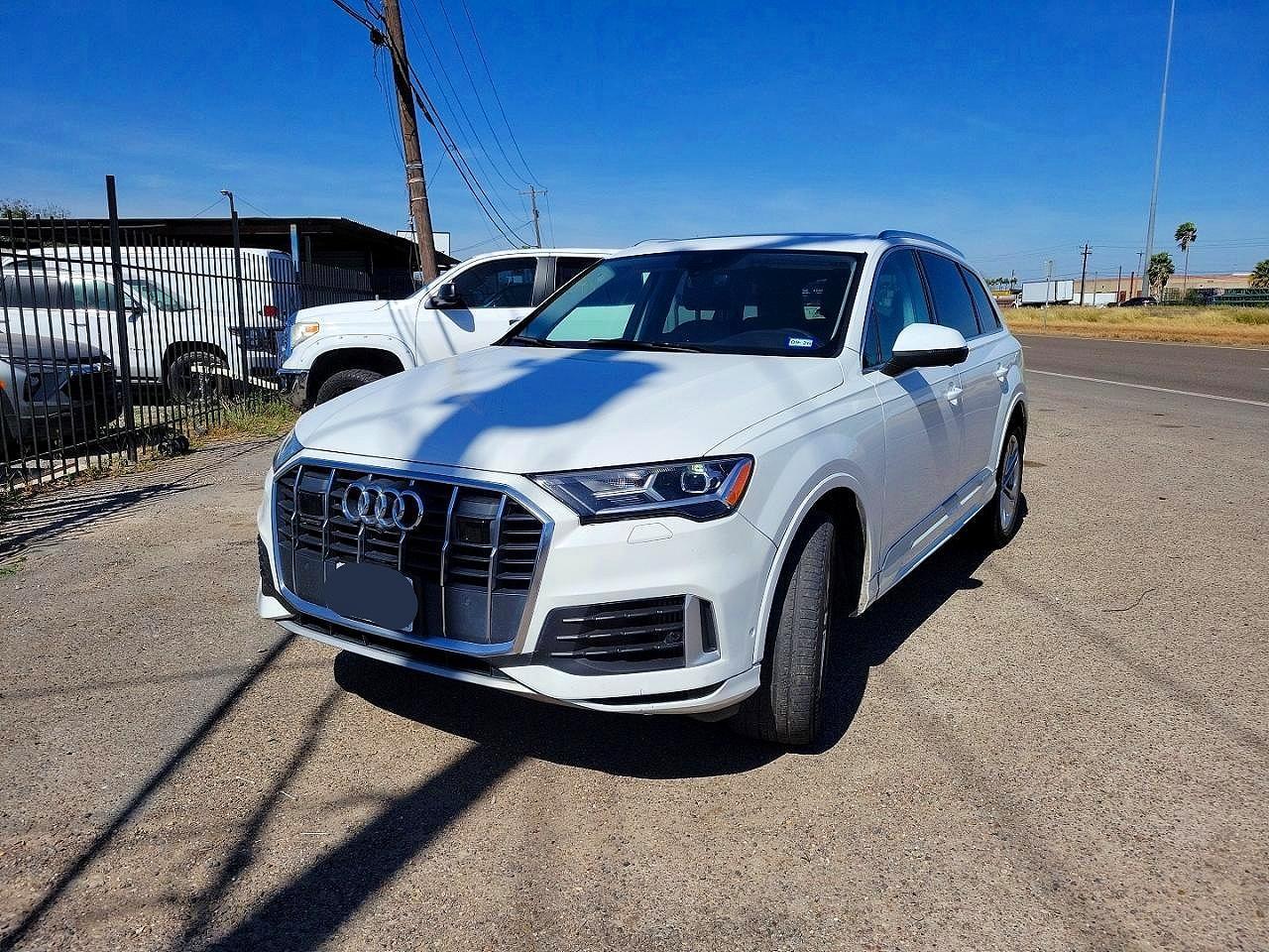 2023 Audi Q7 Premium Plus - Image 2