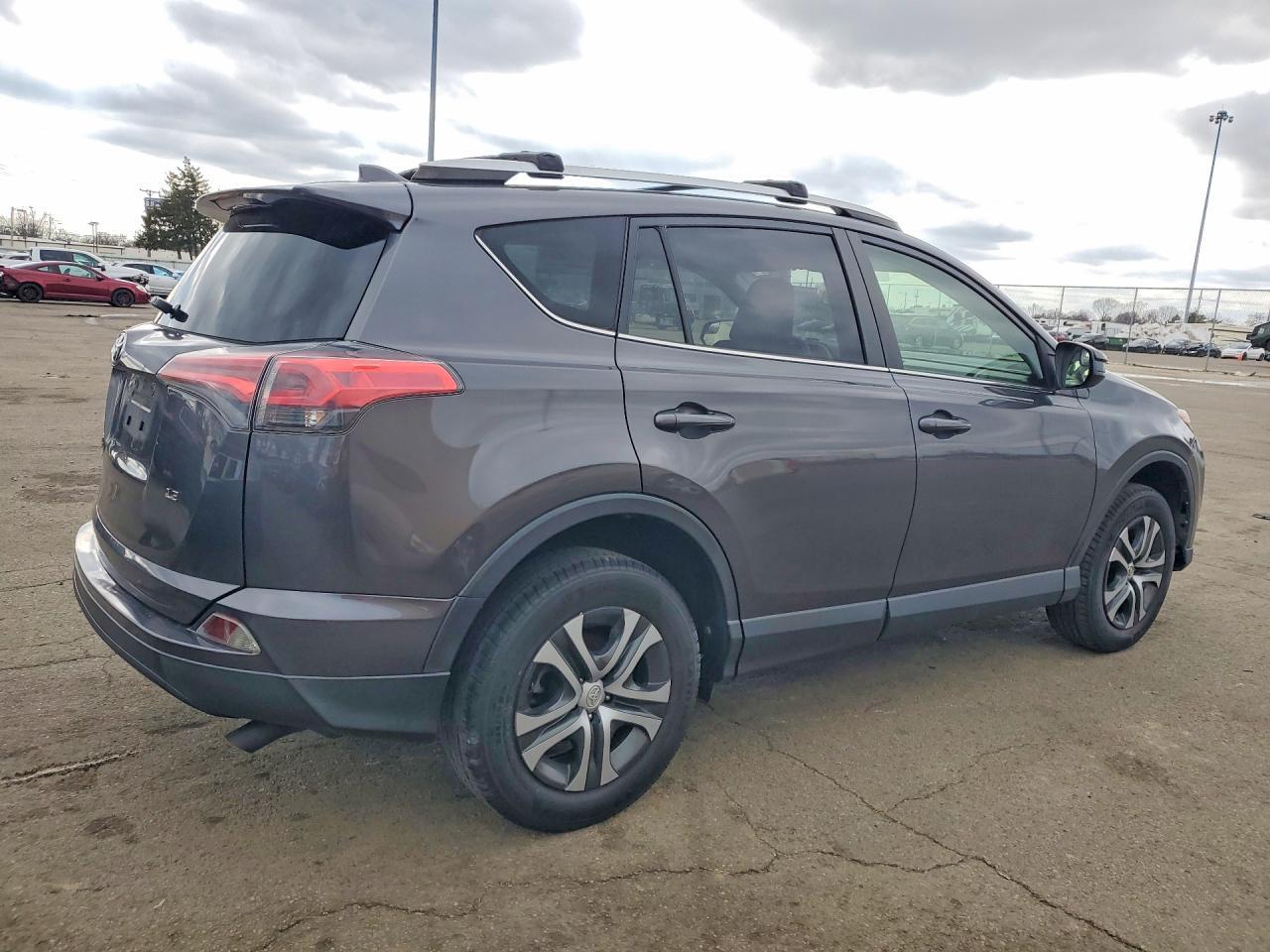 2016 Toyota Rav4 Le - Фото 3