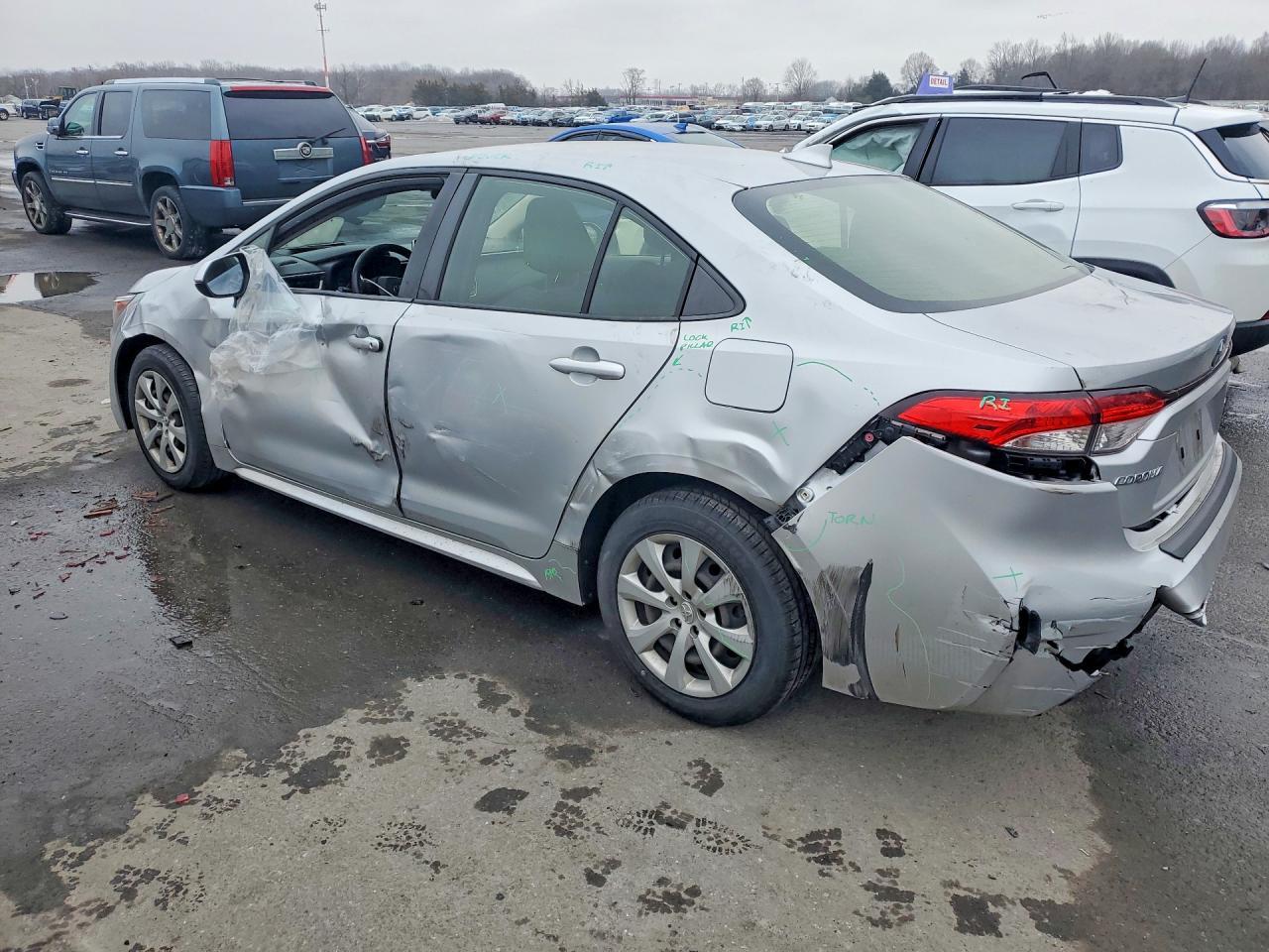 2021 Toyota Corolla Le - Фото 2