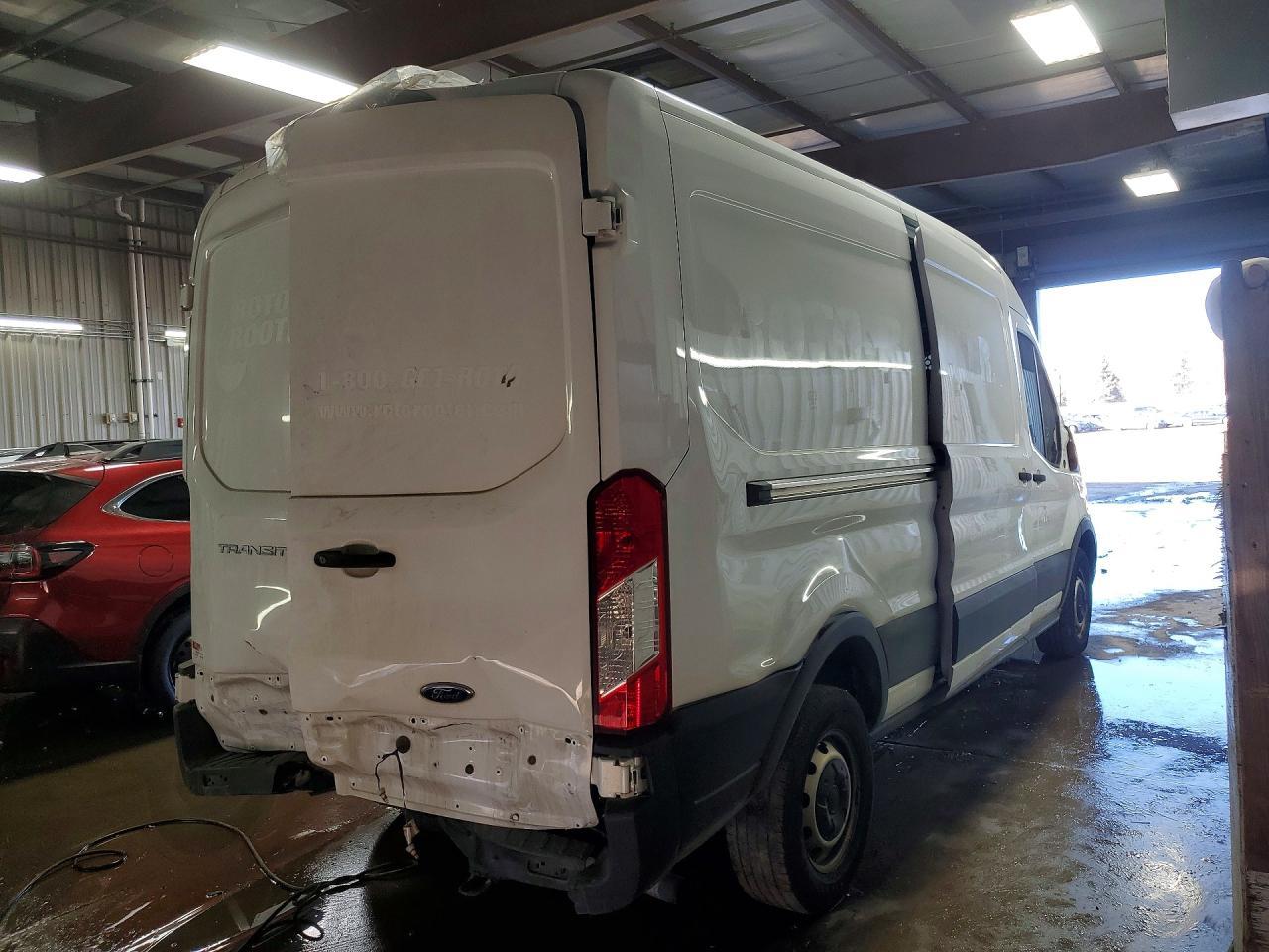 2022 Ford Transit 250 Delivery Van - Фото 3