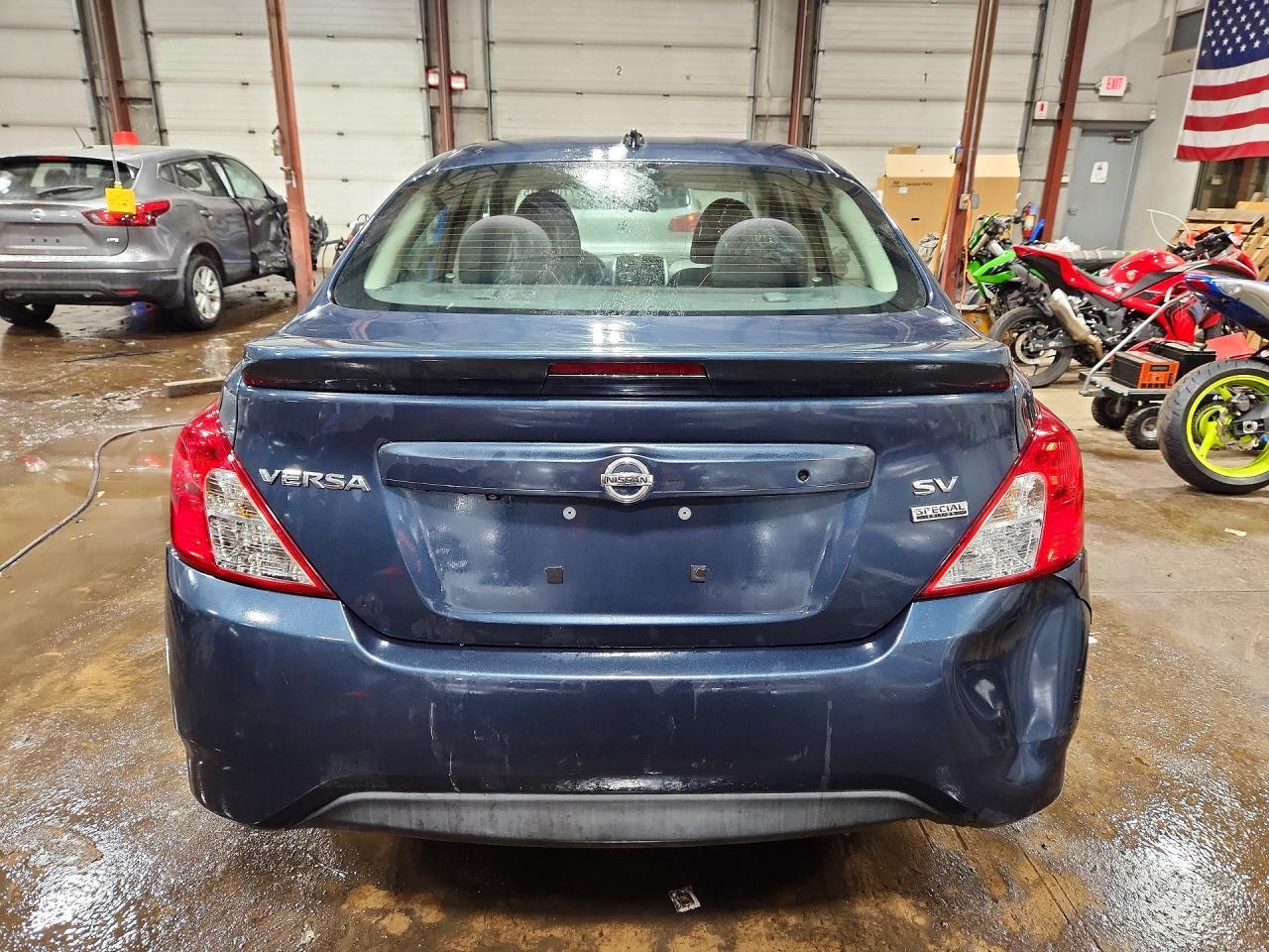 2017 Nissan Versa 1.6 S - Фото 6