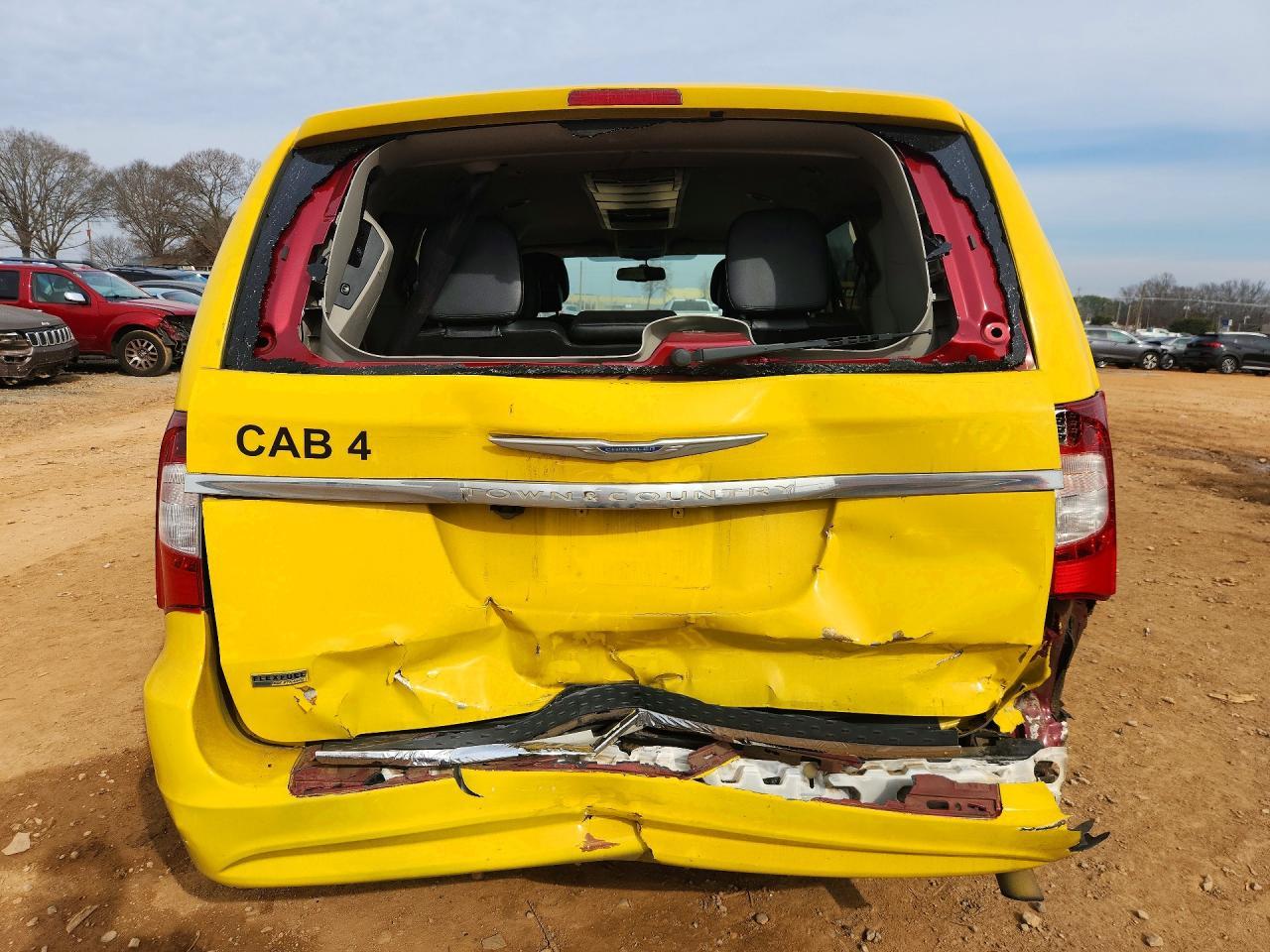 2015 Chrysler Town & Country Touring - Image 6