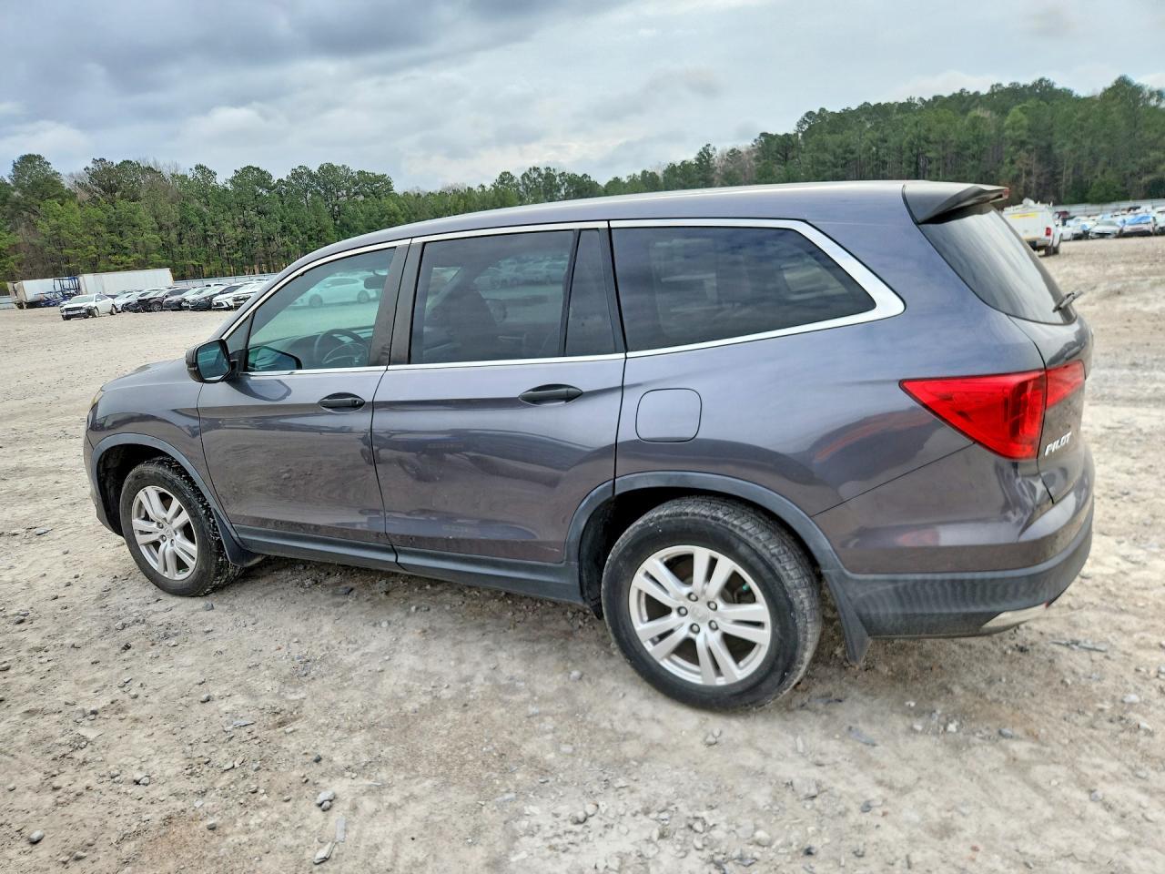2018 Honda Pilot Lx - Image 2