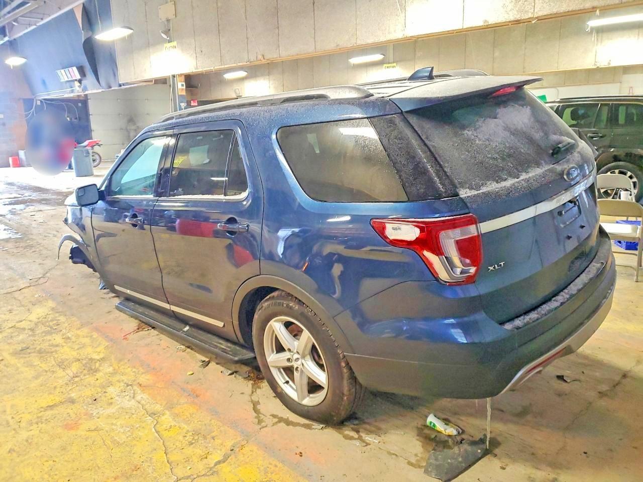 2017 Ford Explorer Xlt - Фото 2