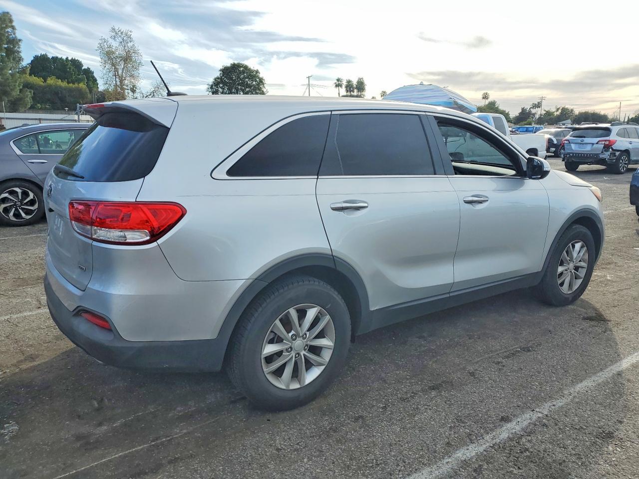 2016 Kia Sorento Lx - Фото 3