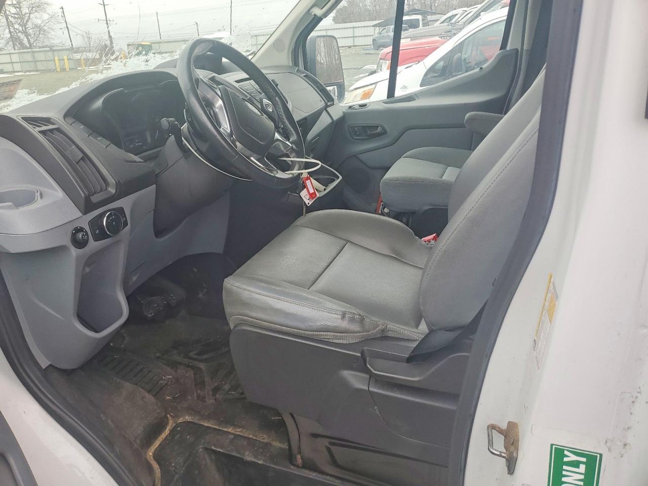 2016 Ford Transit 250 Delivery Van - Фото 7